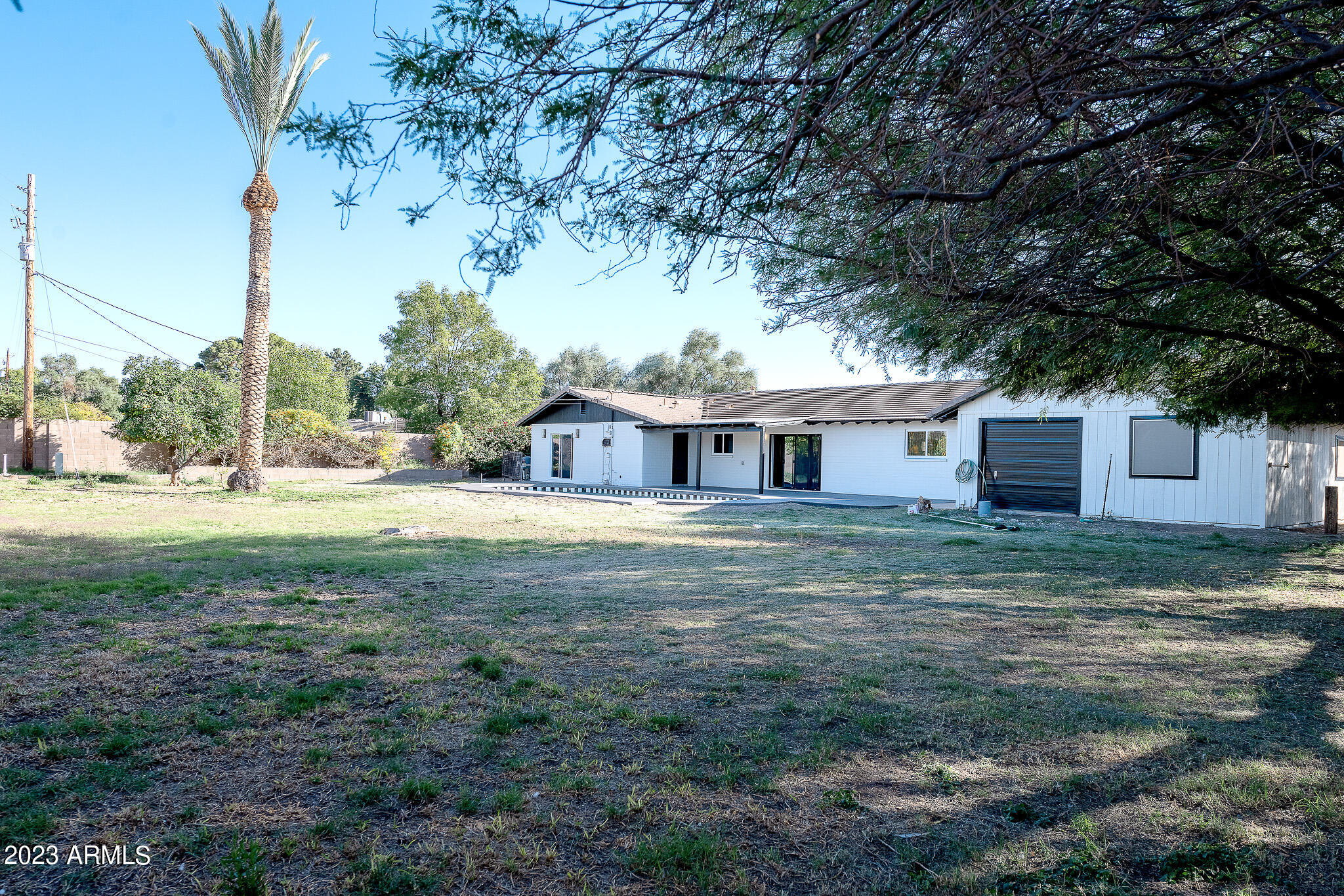 1324 W MISSION Lane