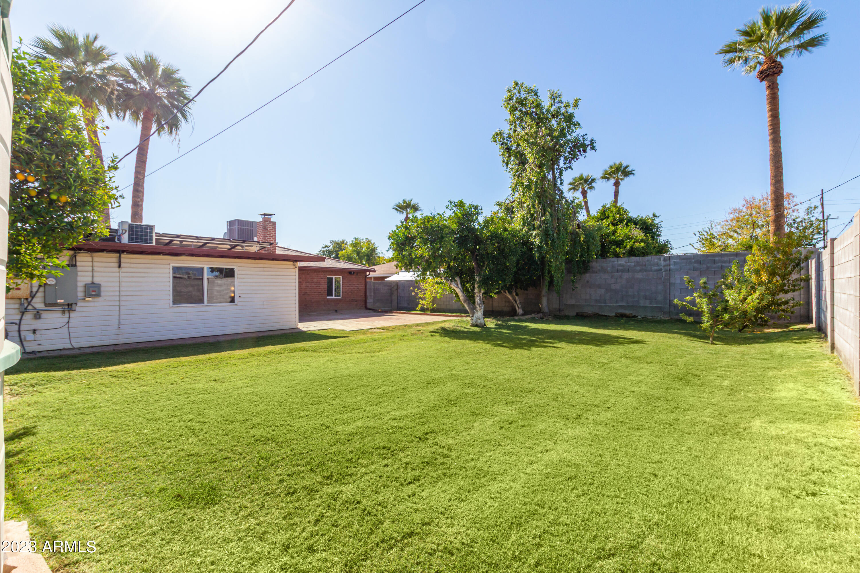 826 E LAMAR Road