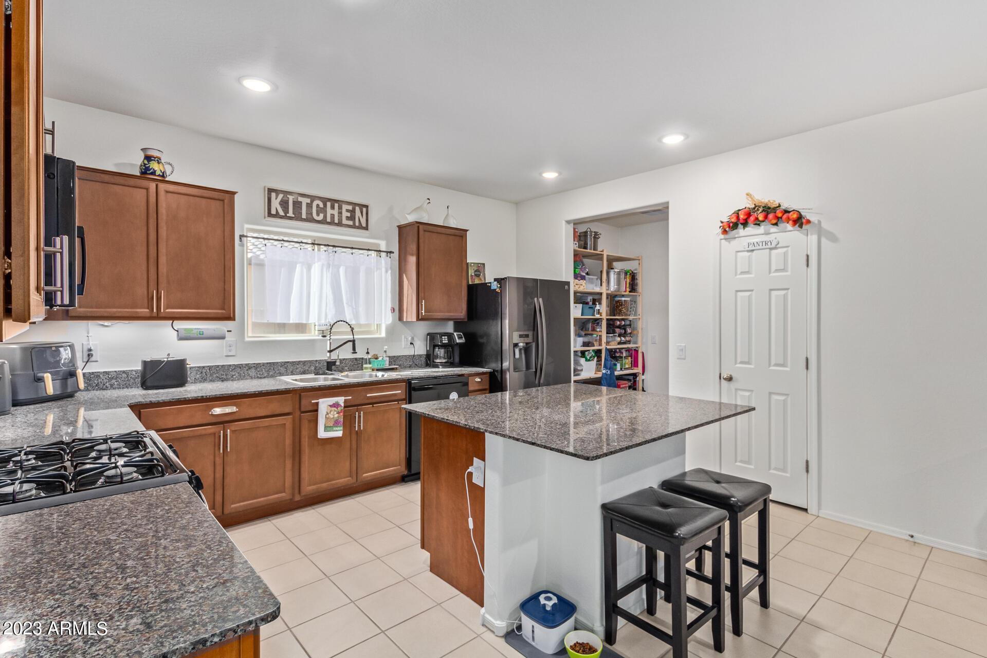 125 E SEASIDE Drive