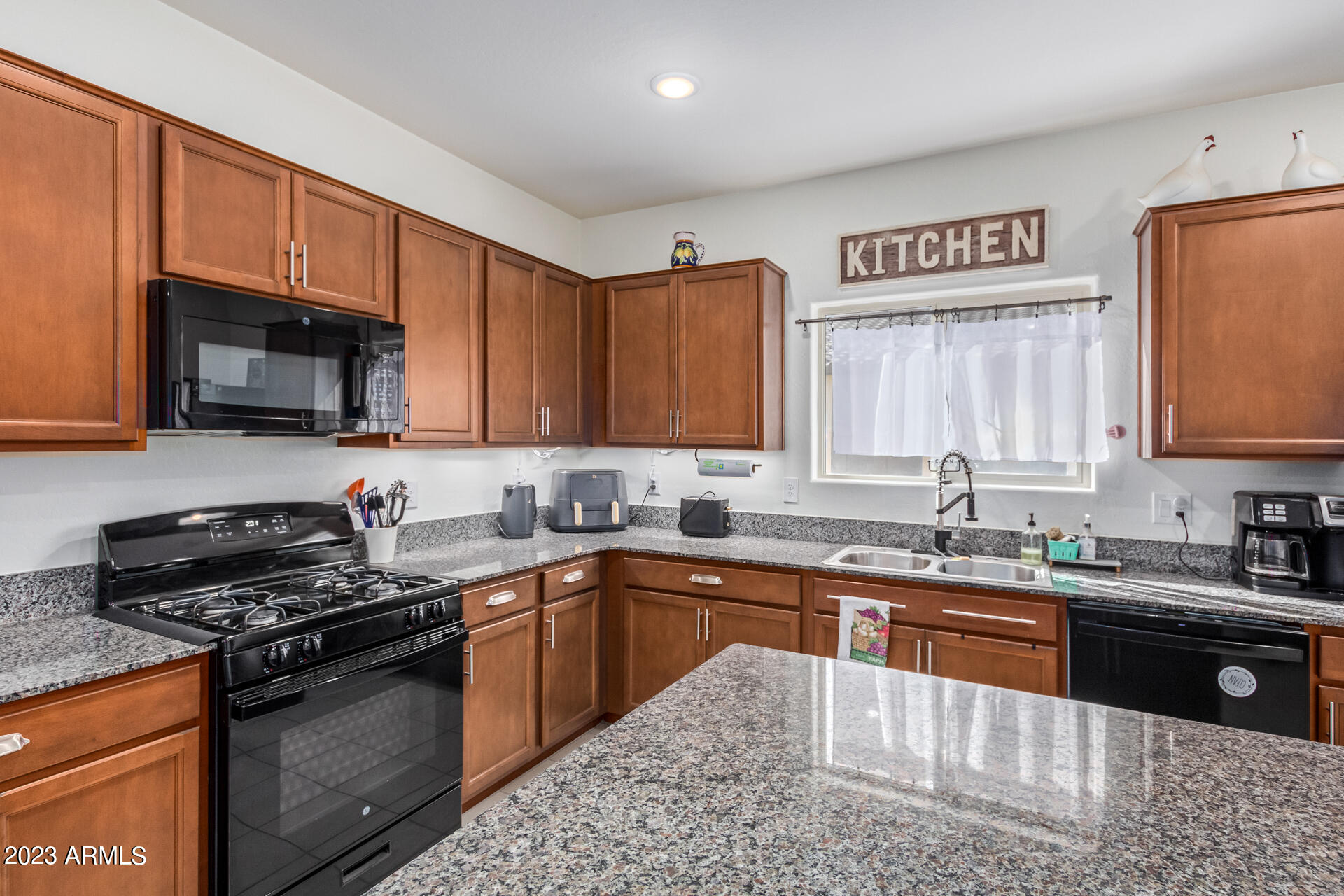125 E SEASIDE Drive