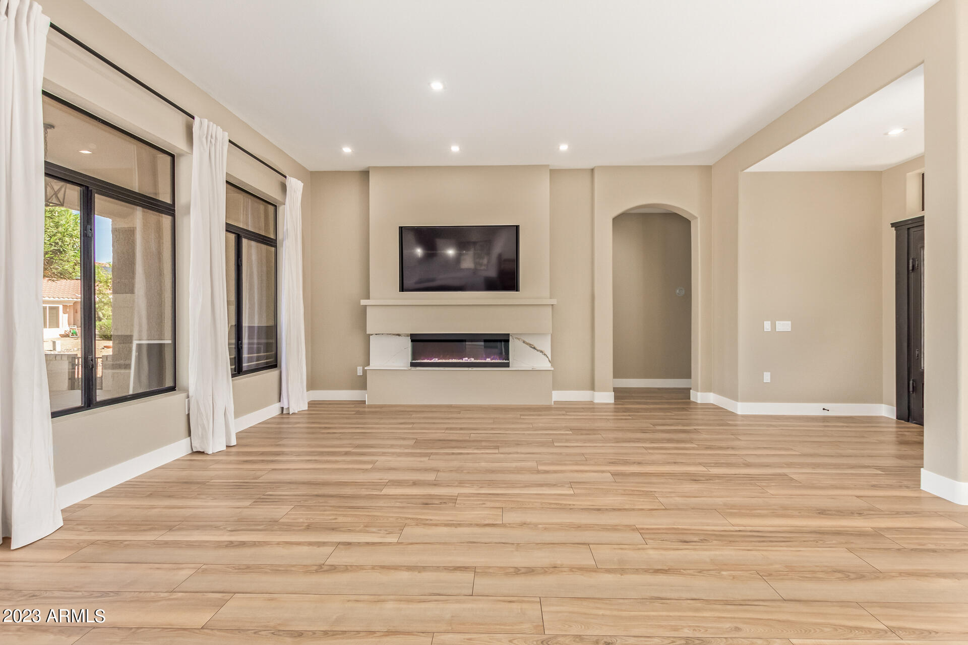 16002 W HURON Drive