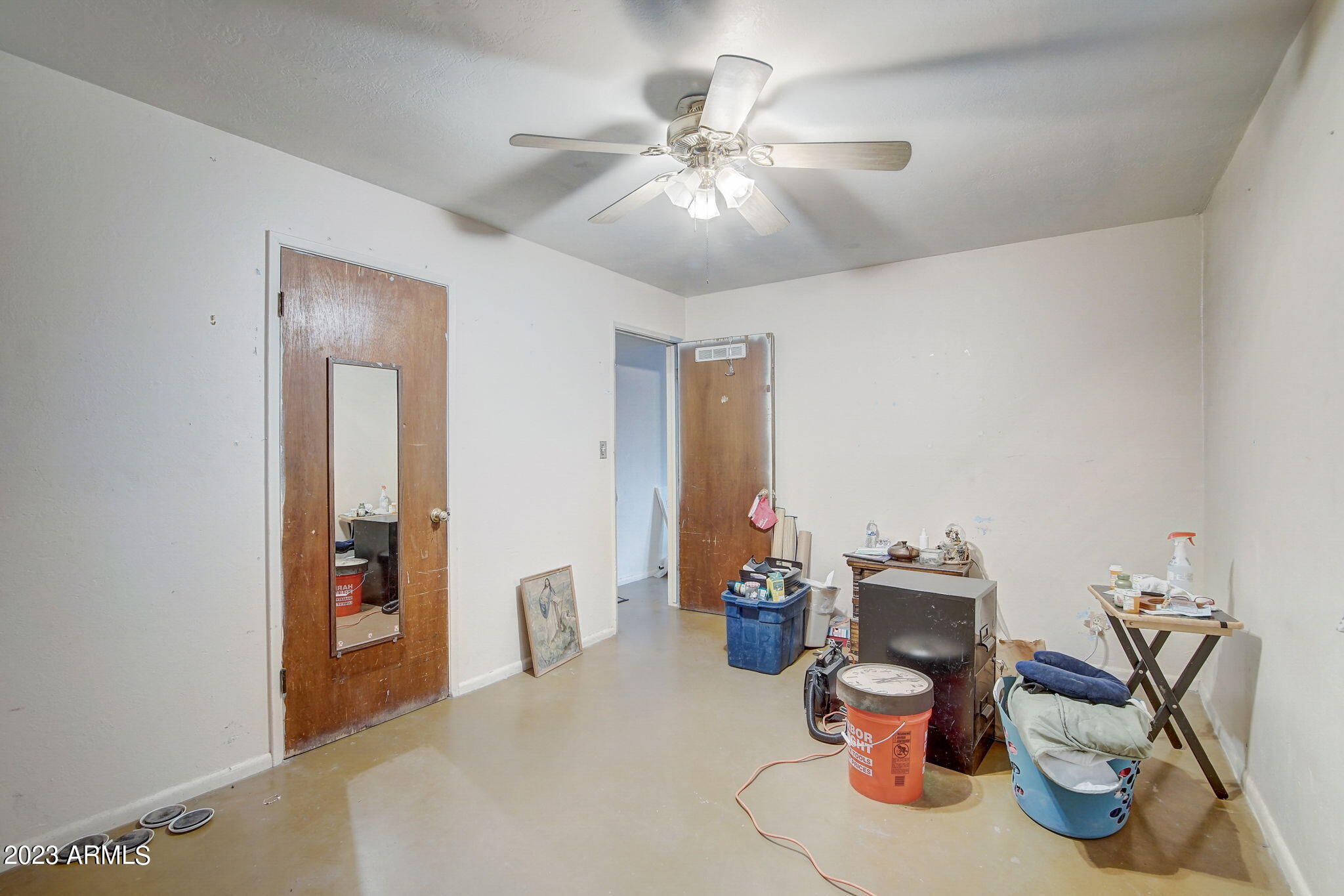 1750 E PLEASANT Lane