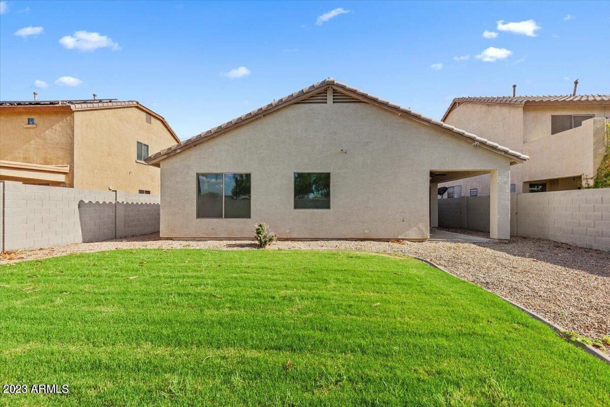 43922 W LINDGREN Drive