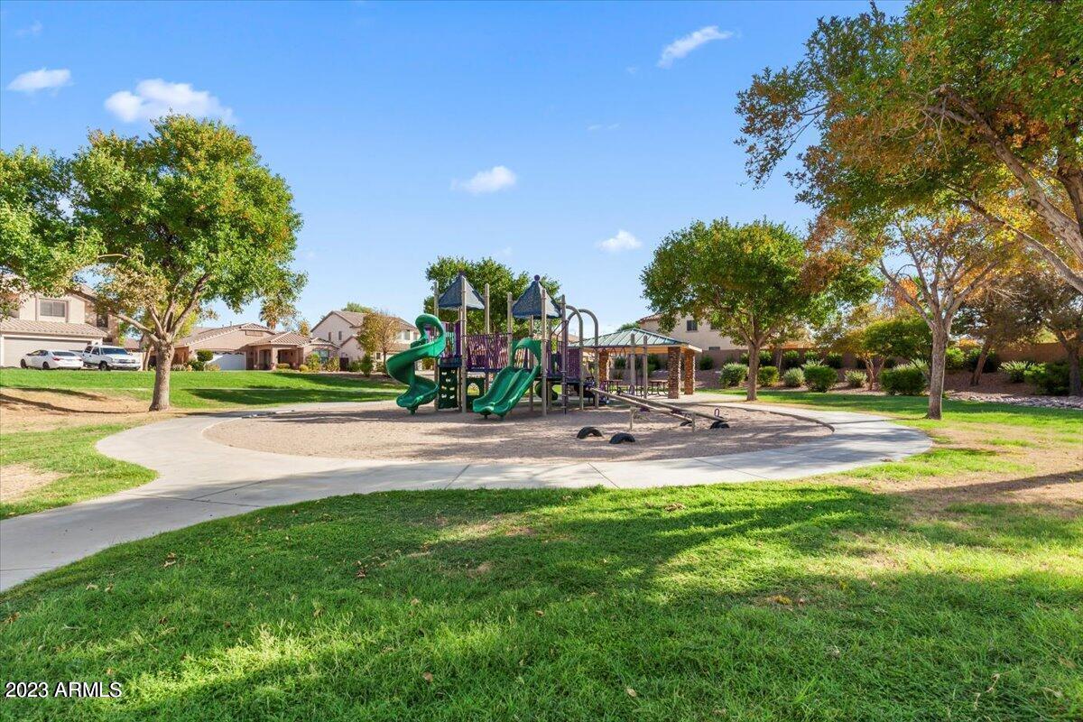 43922 W LINDGREN Drive