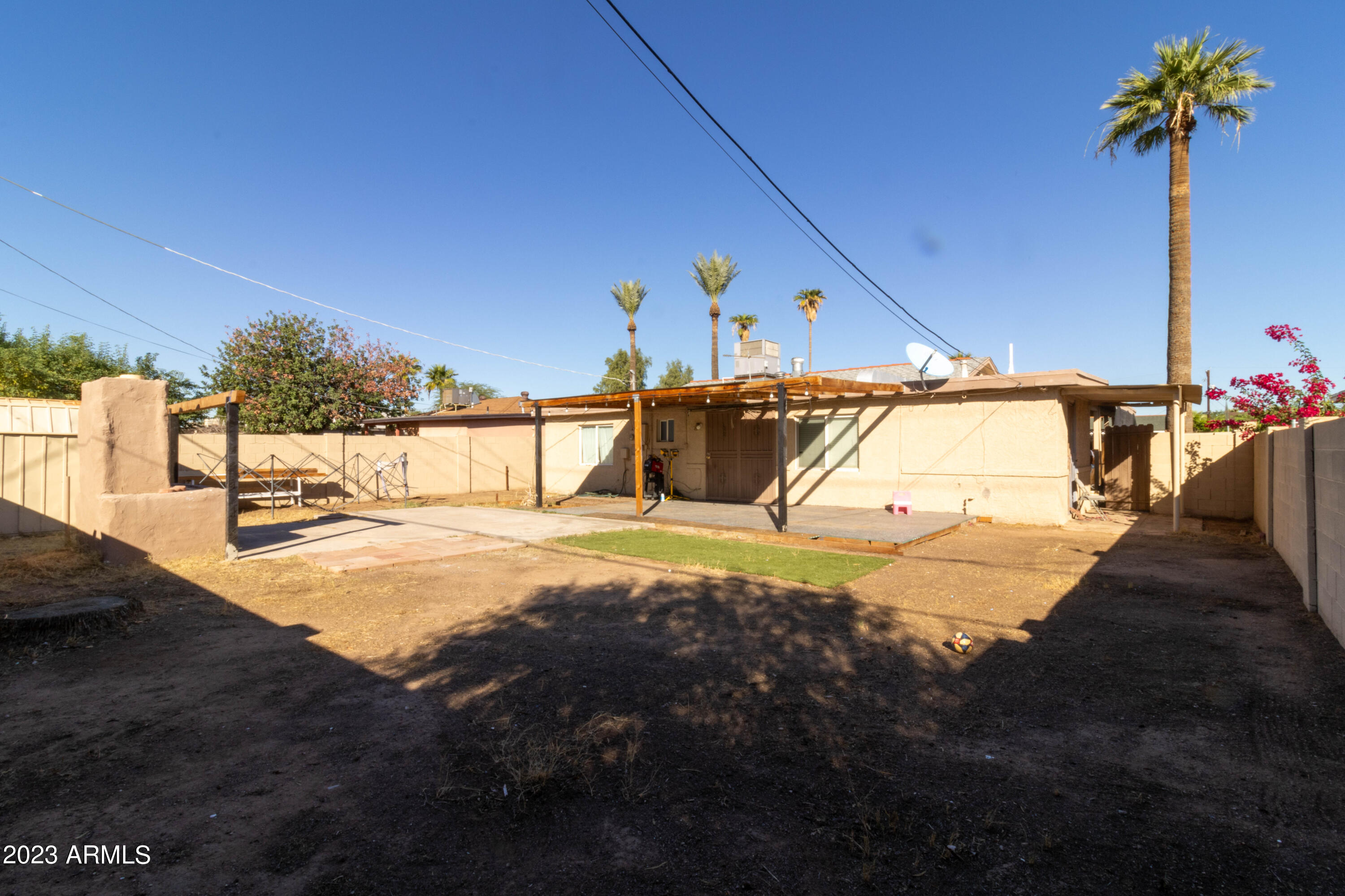 3331 E OAK Street