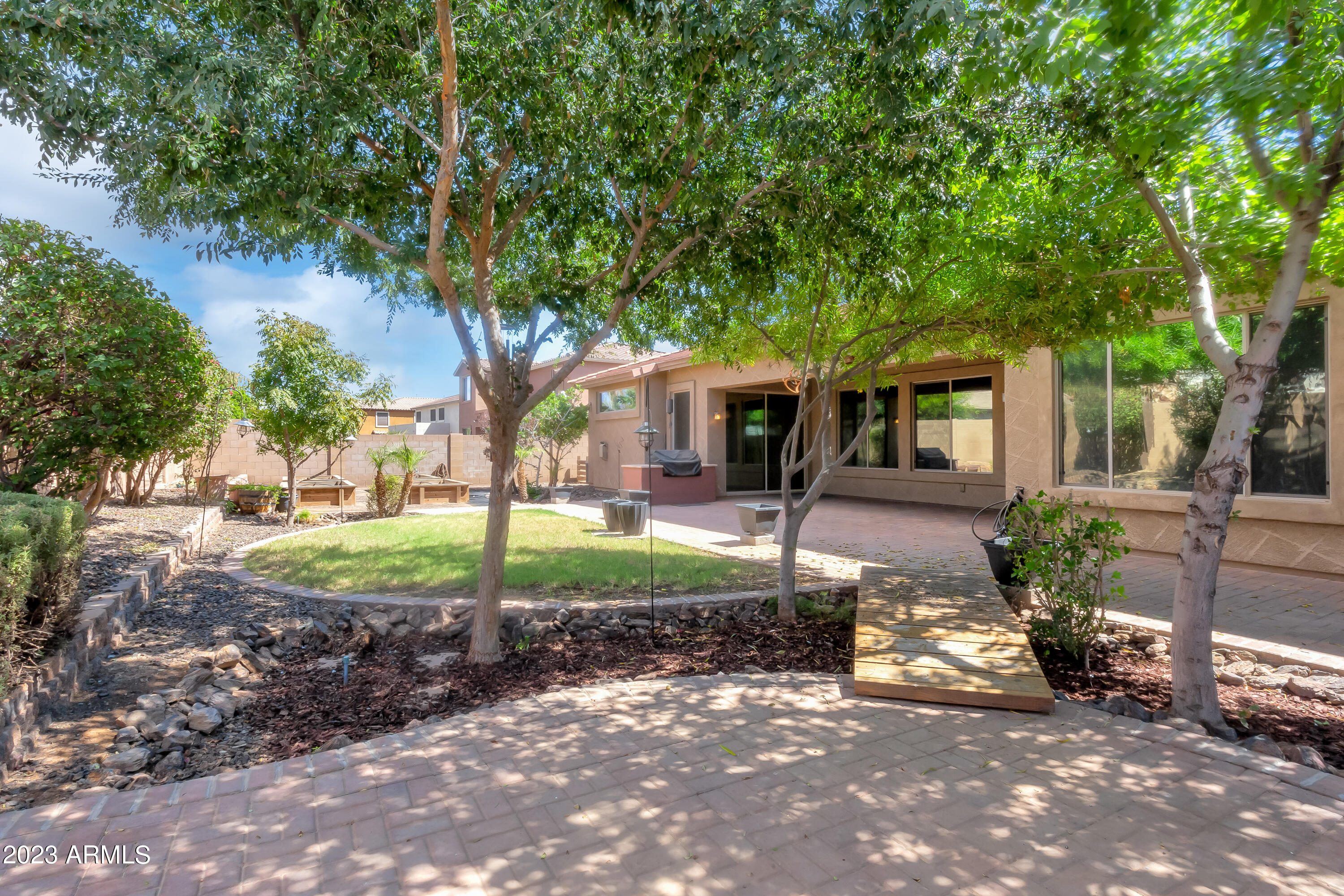 18454 W MAUNA LOA Lane