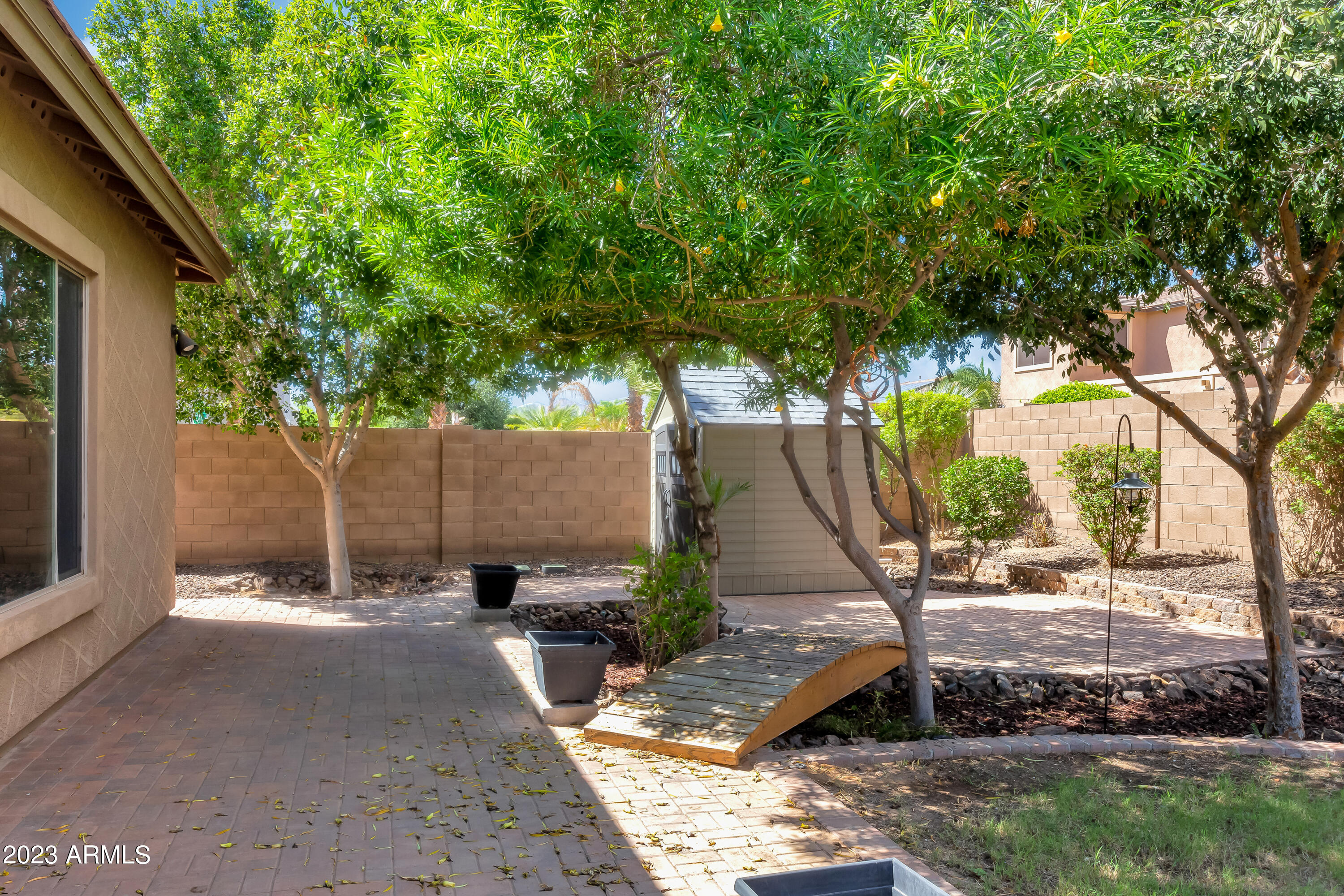18454 W MAUNA LOA Lane