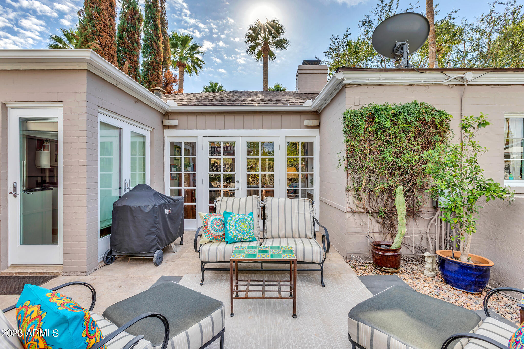 1228 W CORONADO Road