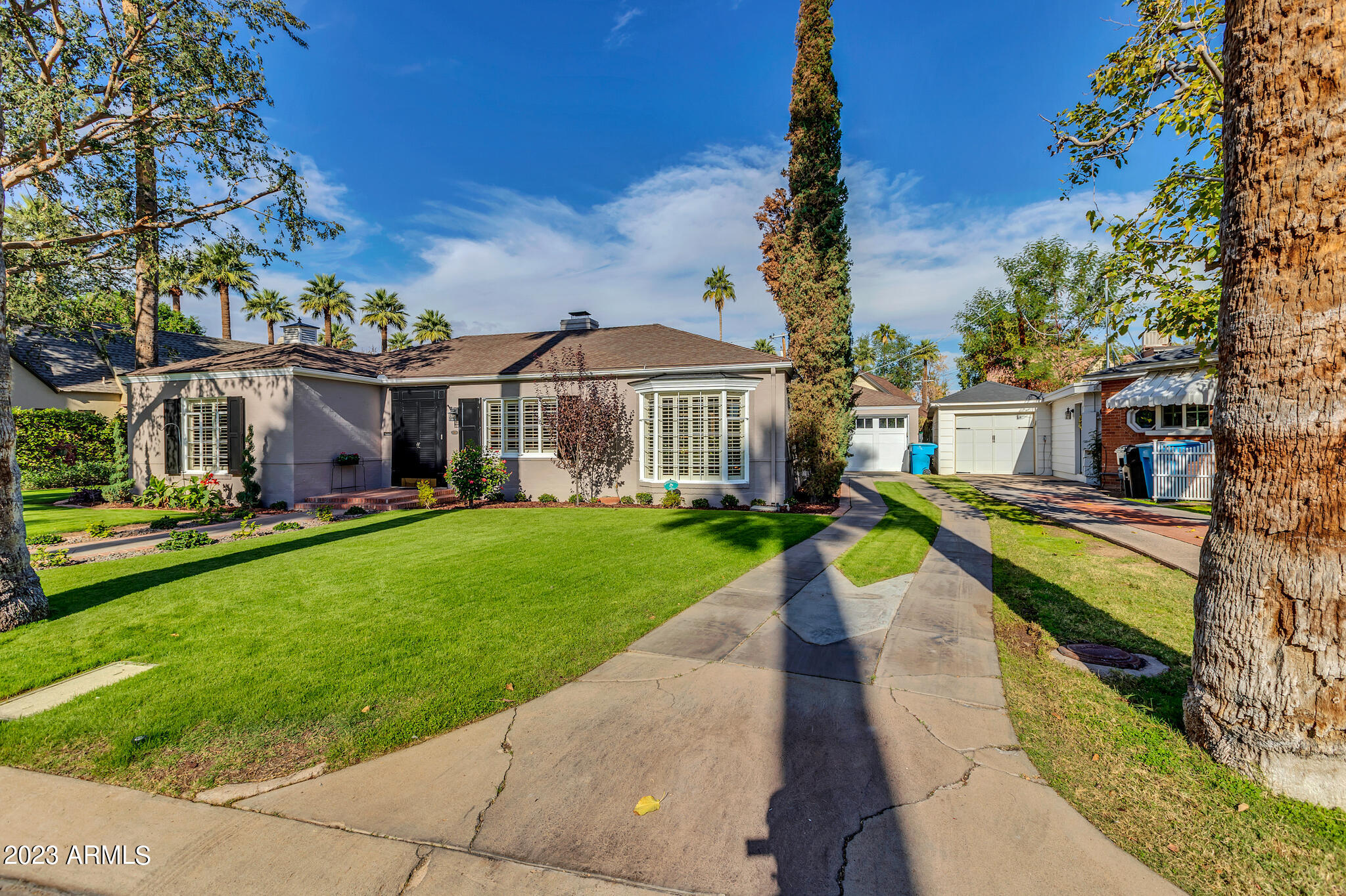 1228 W CORONADO Road