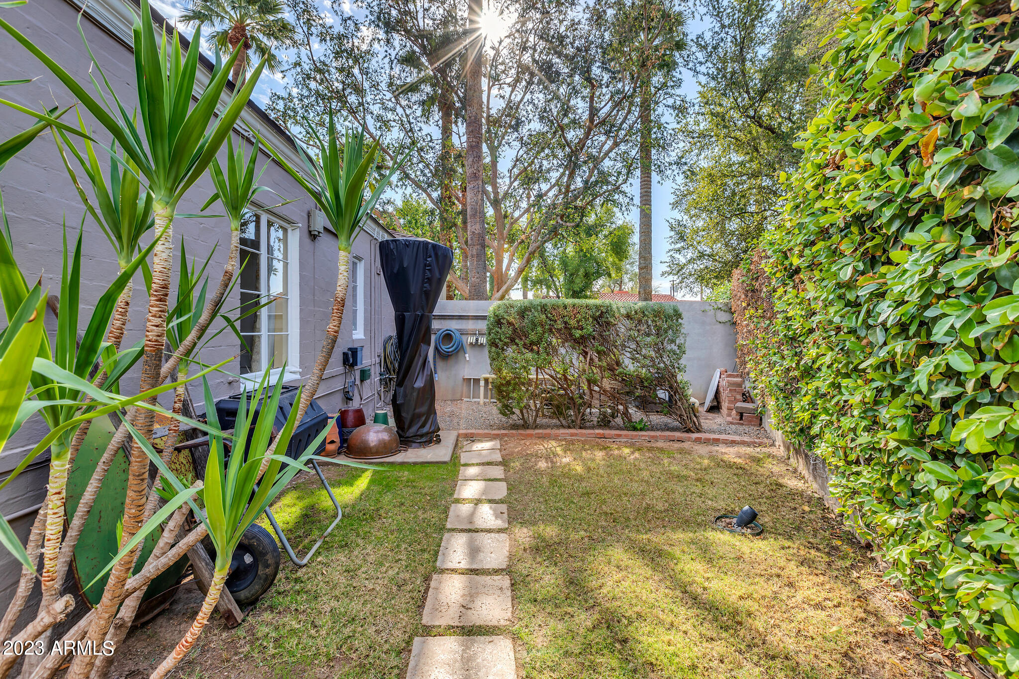 1228 W CORONADO Road