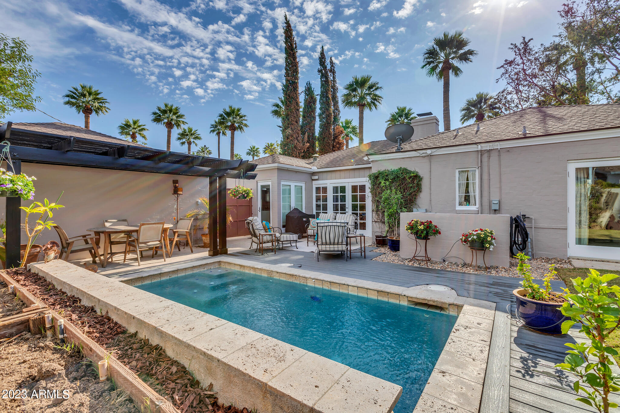 1228 W CORONADO Road