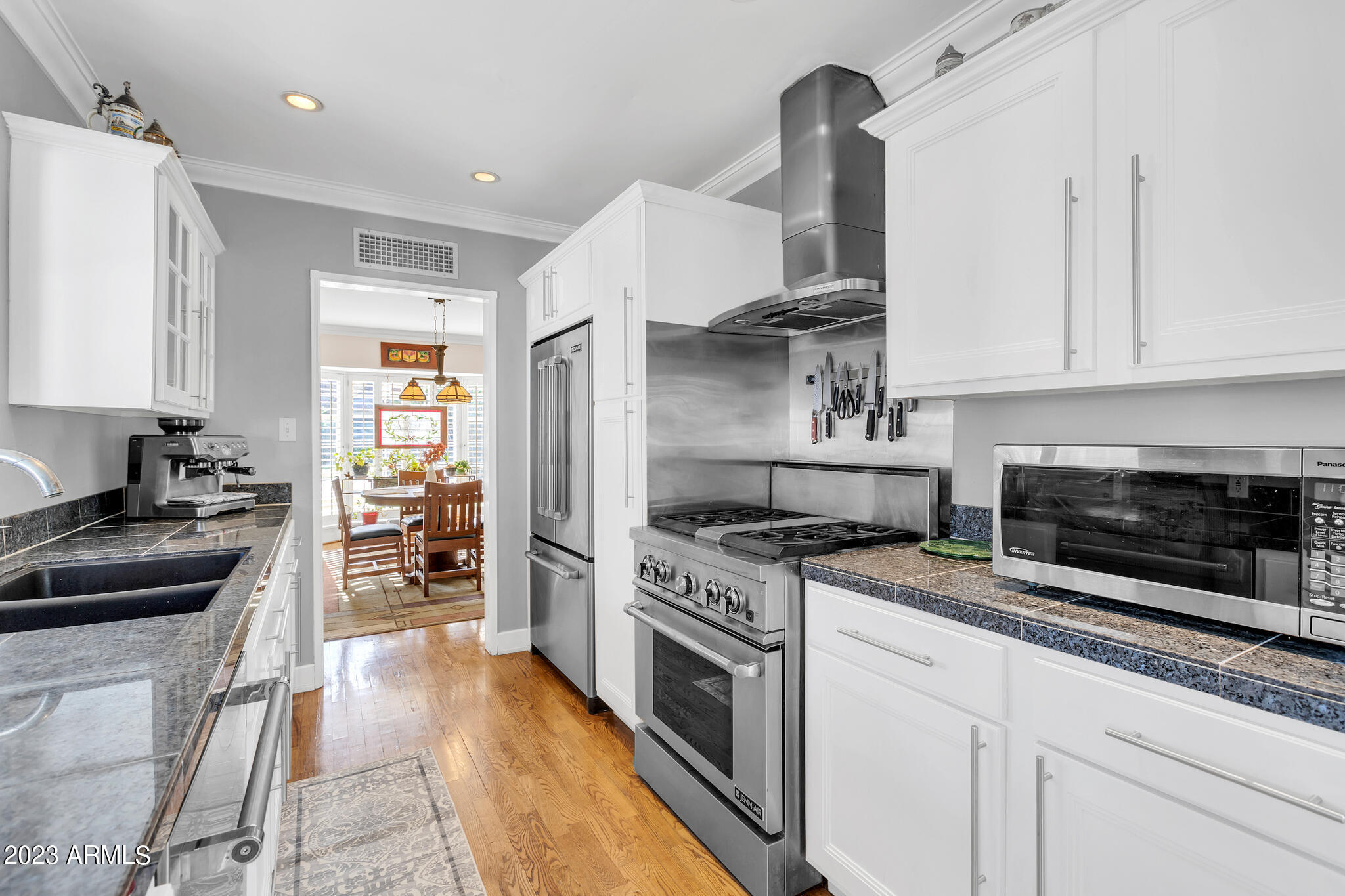 1228 W CORONADO Road