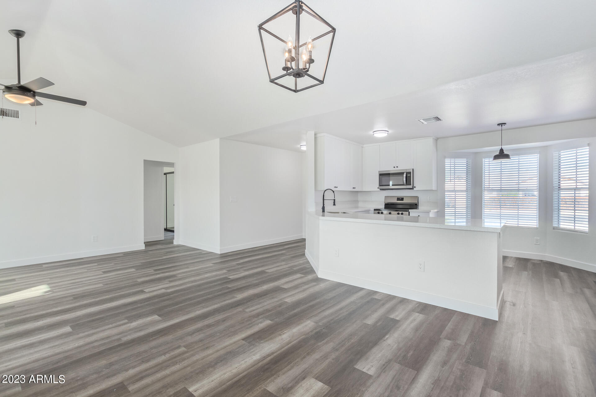 7007 W Cinnabar Avenue