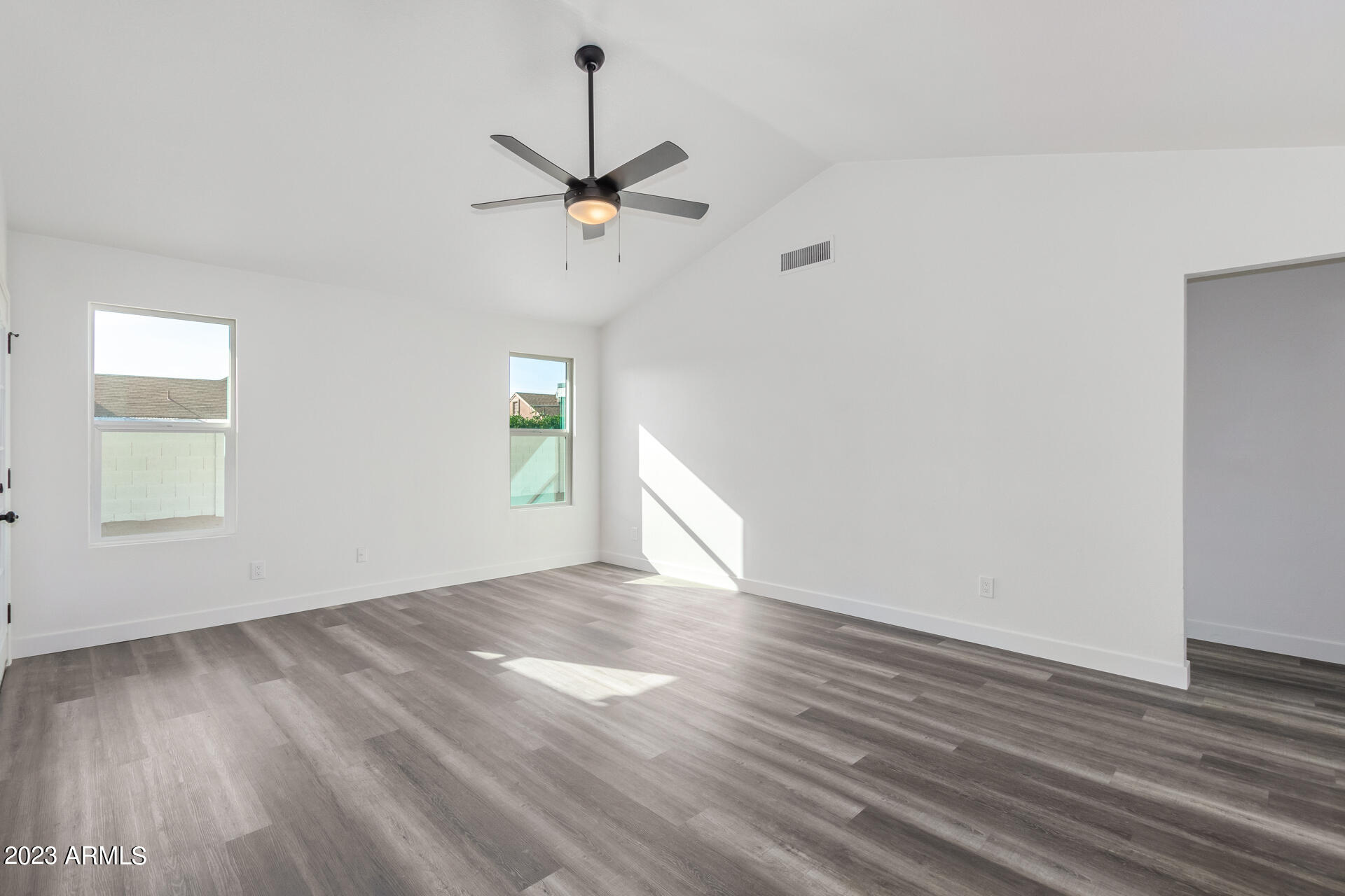 7007 W Cinnabar Avenue