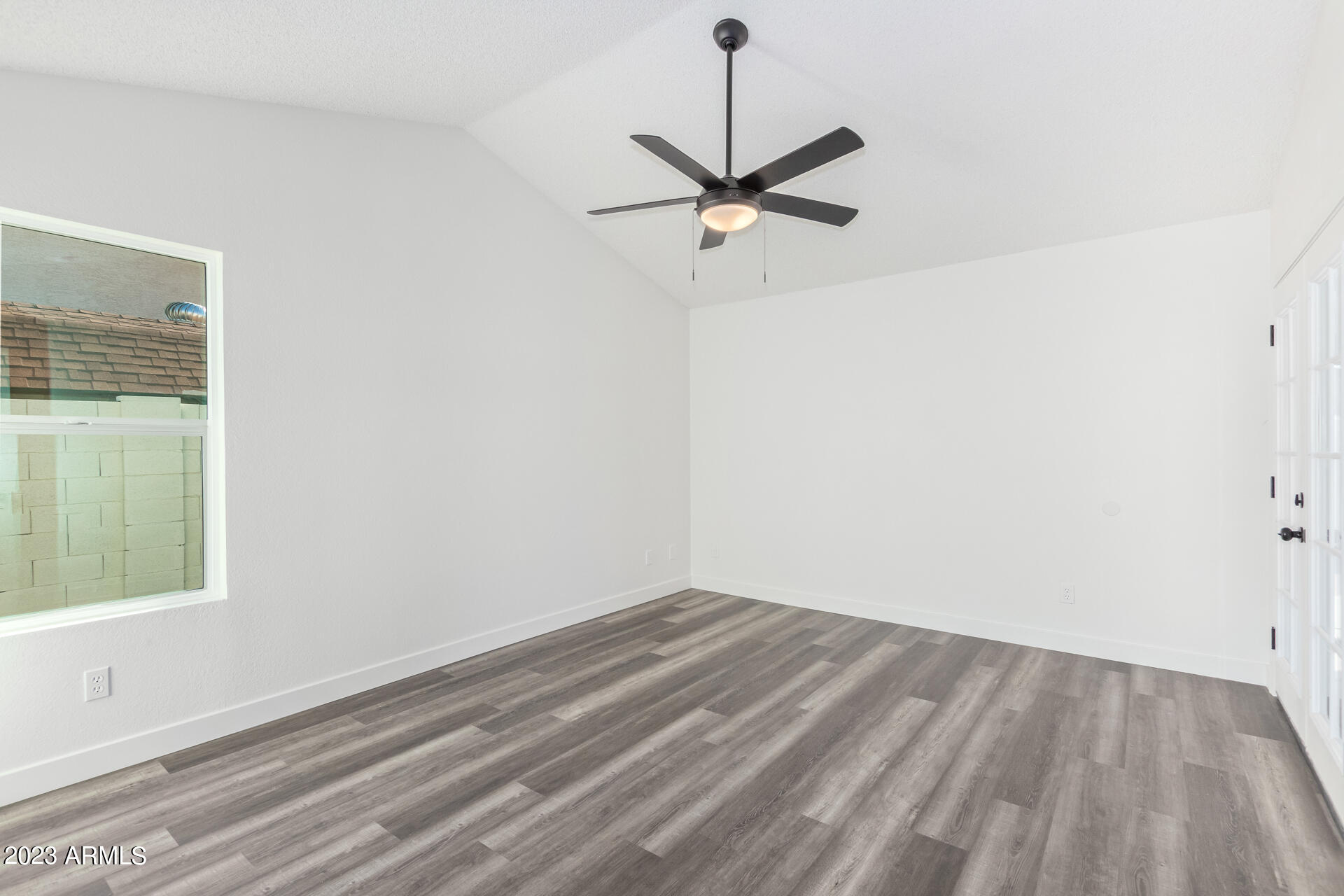 7007 W Cinnabar Avenue