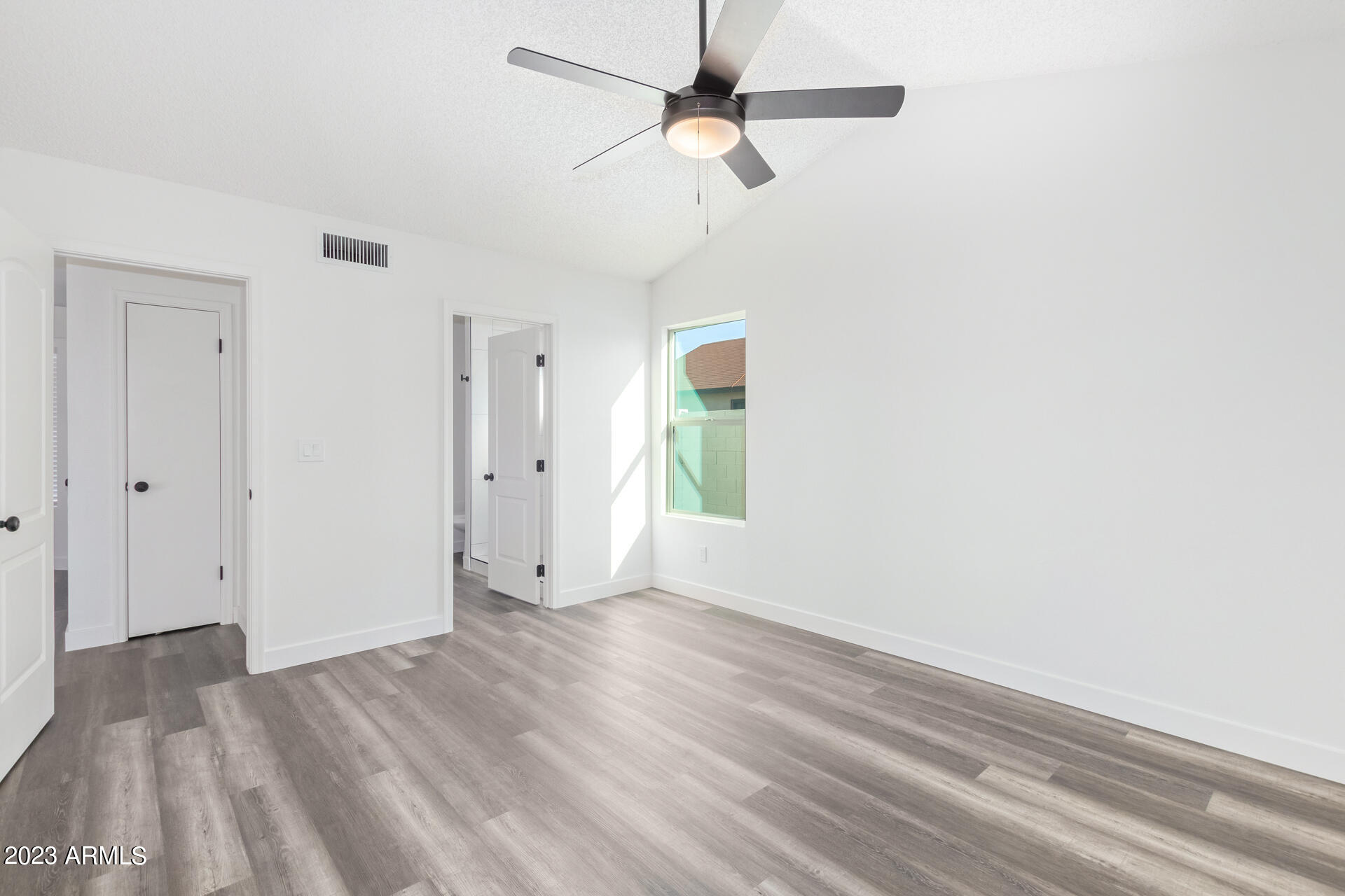 7007 W Cinnabar Avenue