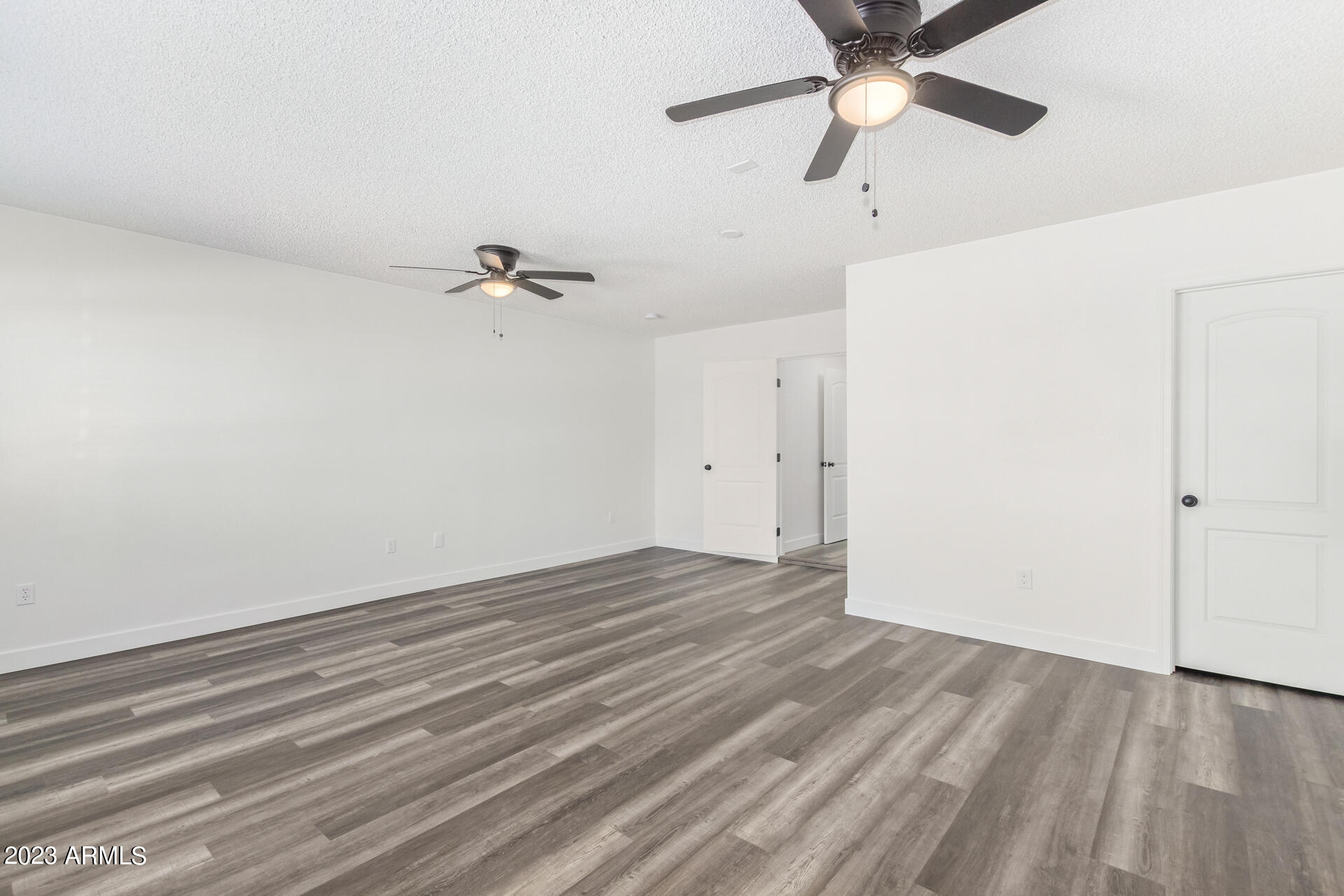 7007 W Cinnabar Avenue