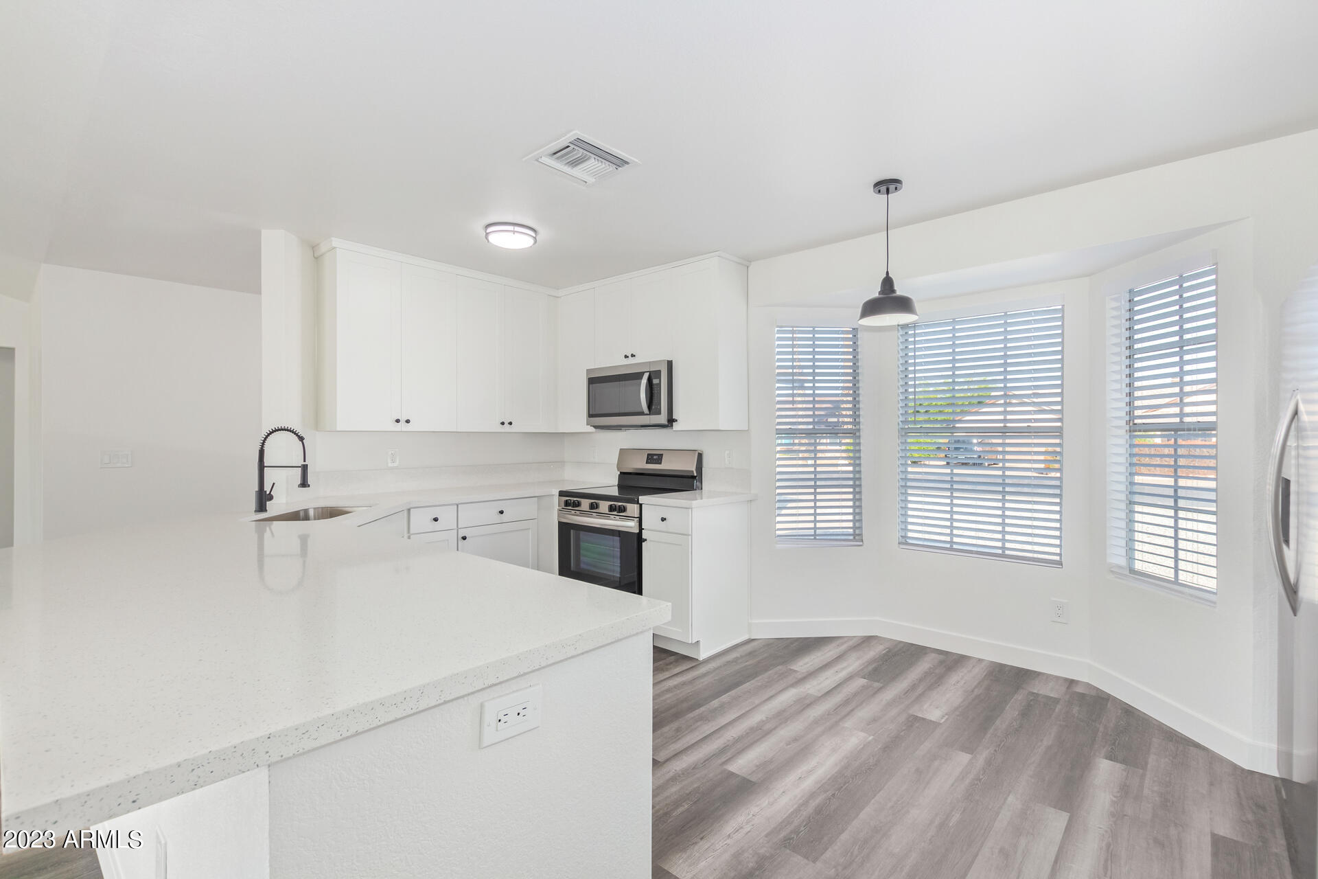 7007 W Cinnabar Avenue