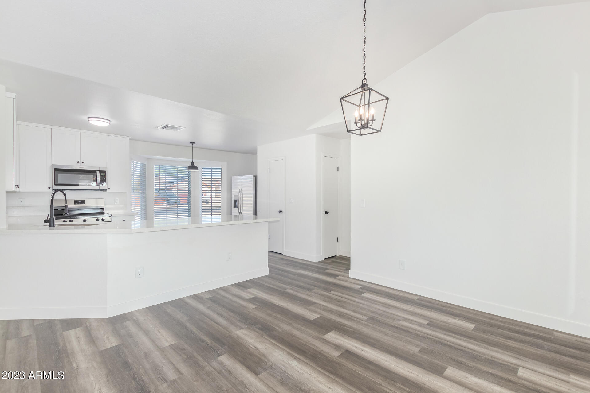 7007 W Cinnabar Avenue