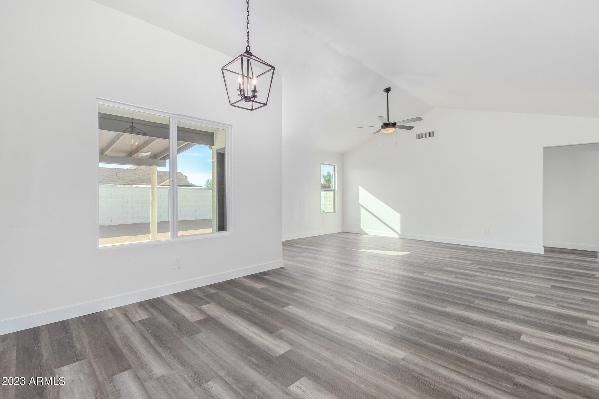 7007 W Cinnabar Avenue