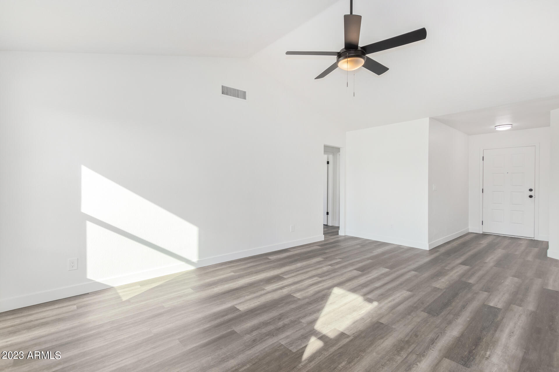 7007 W Cinnabar Avenue