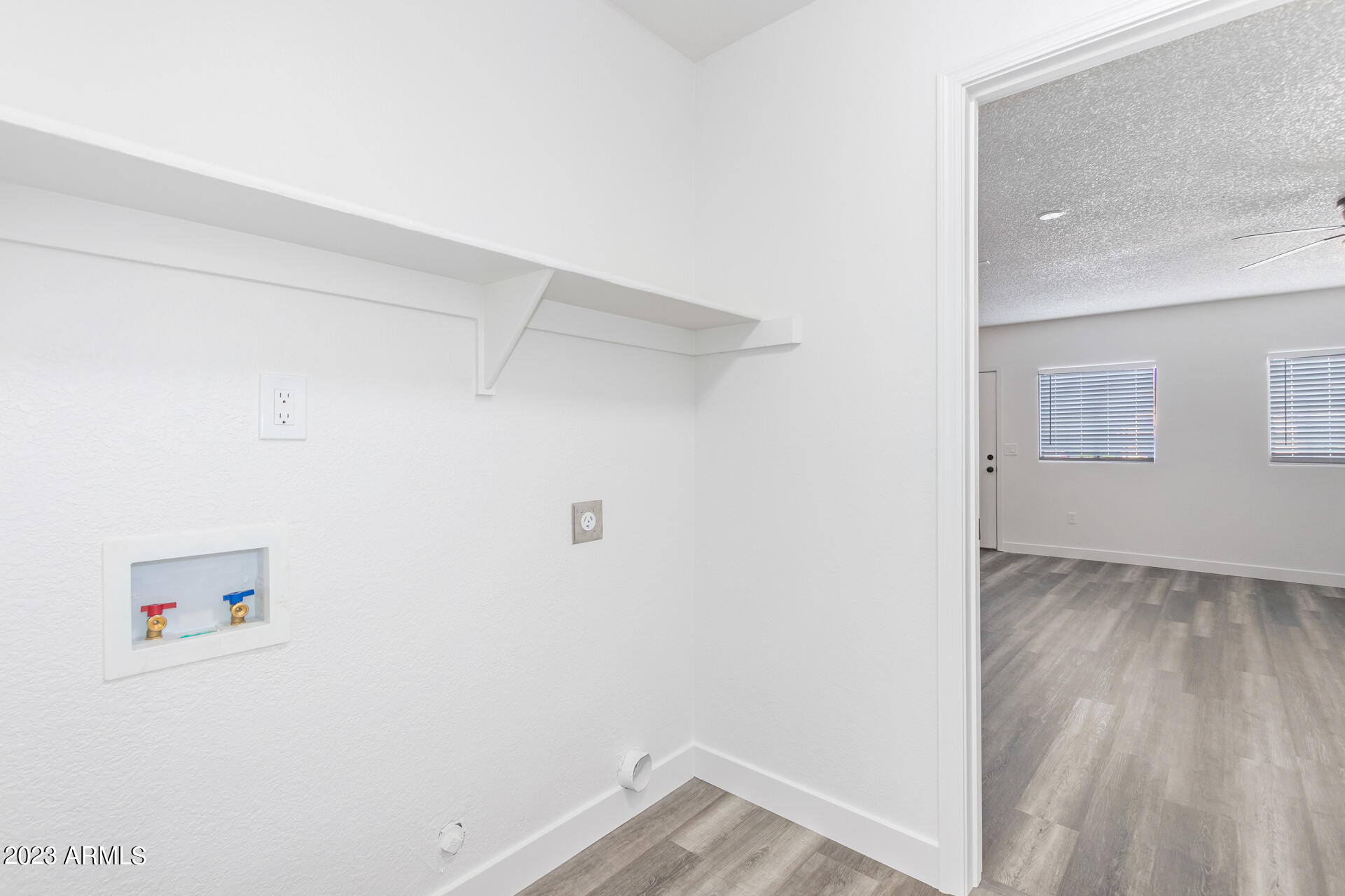 7007 W Cinnabar Avenue