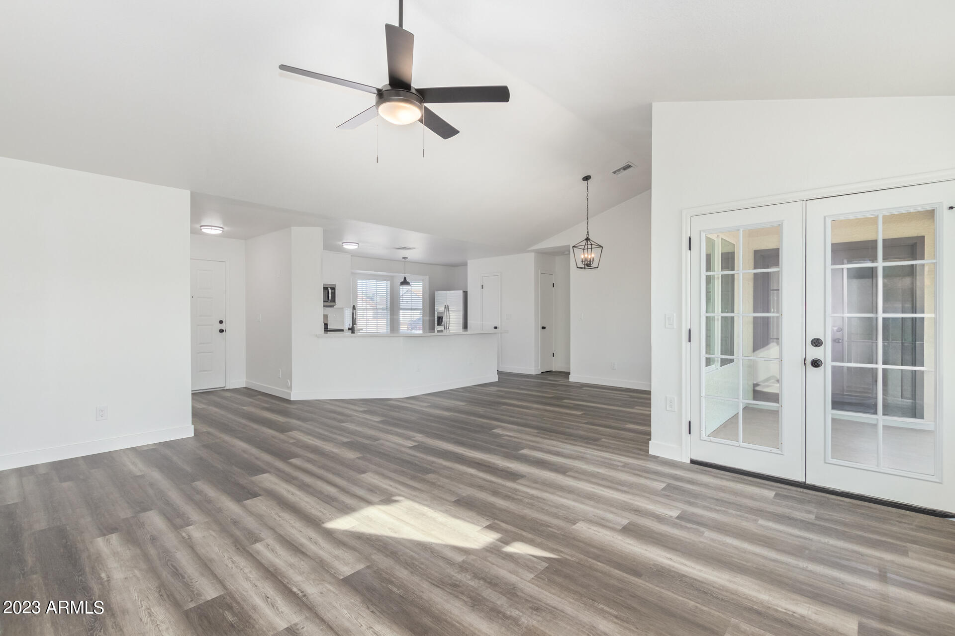 7007 W Cinnabar Avenue