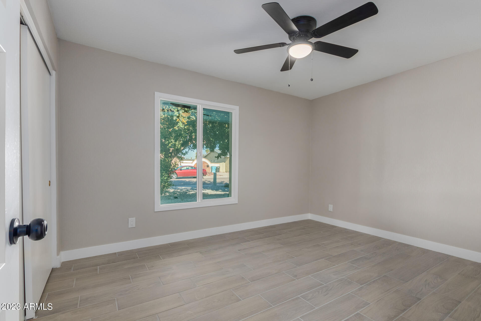 2341 W LAUREL Lane