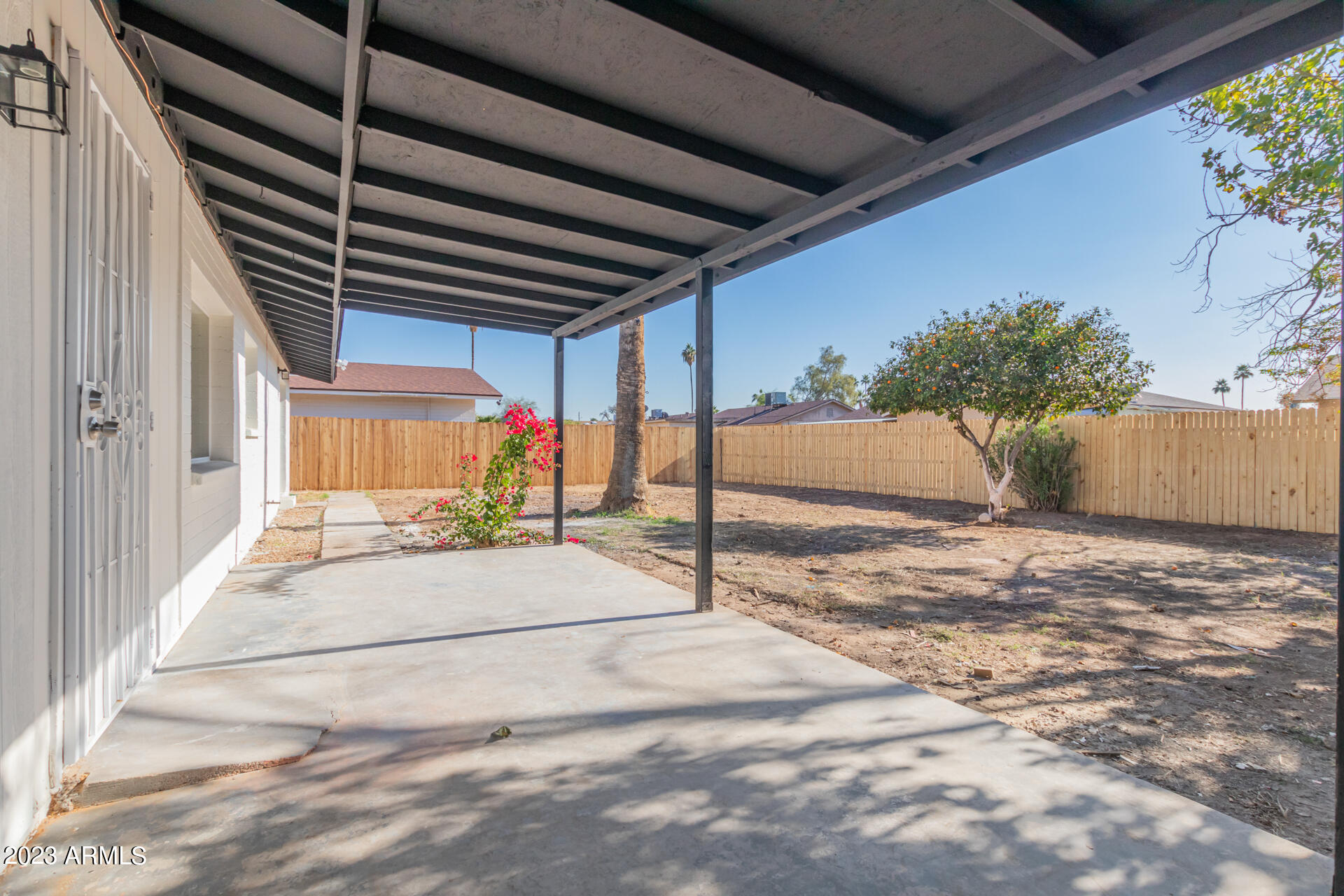 2341 W LAUREL Lane