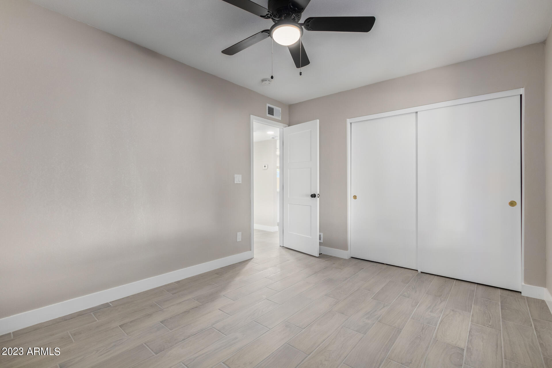2341 W LAUREL Lane