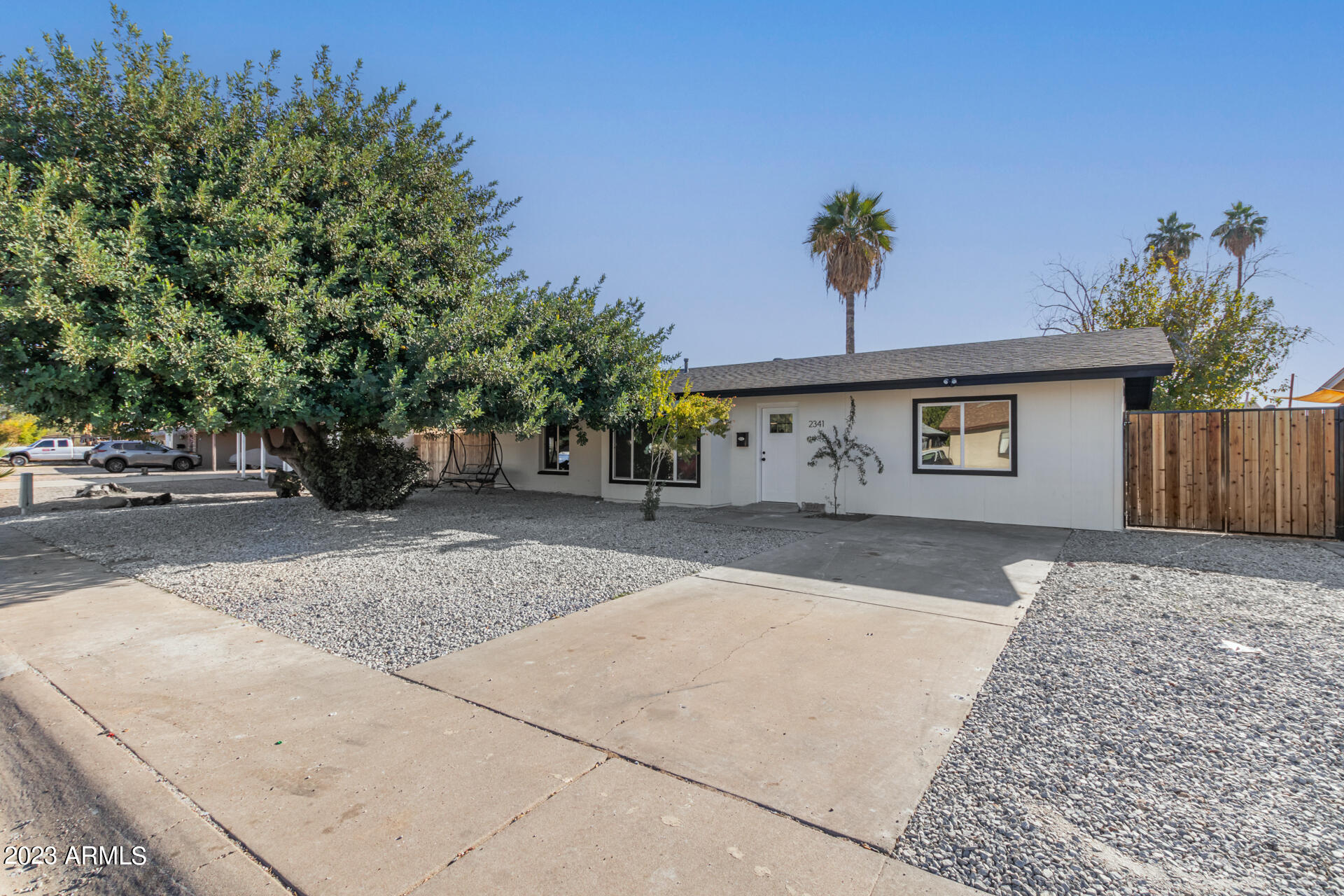 2341 W LAUREL Lane