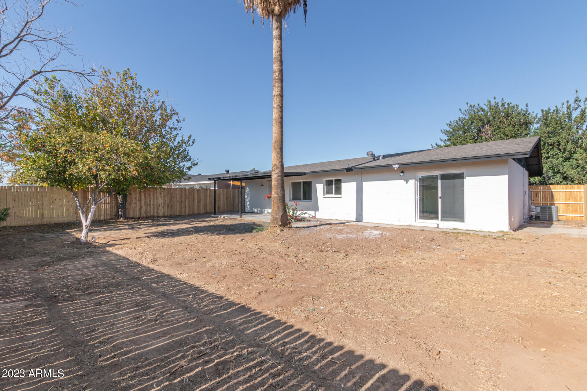 2341 W LAUREL Lane