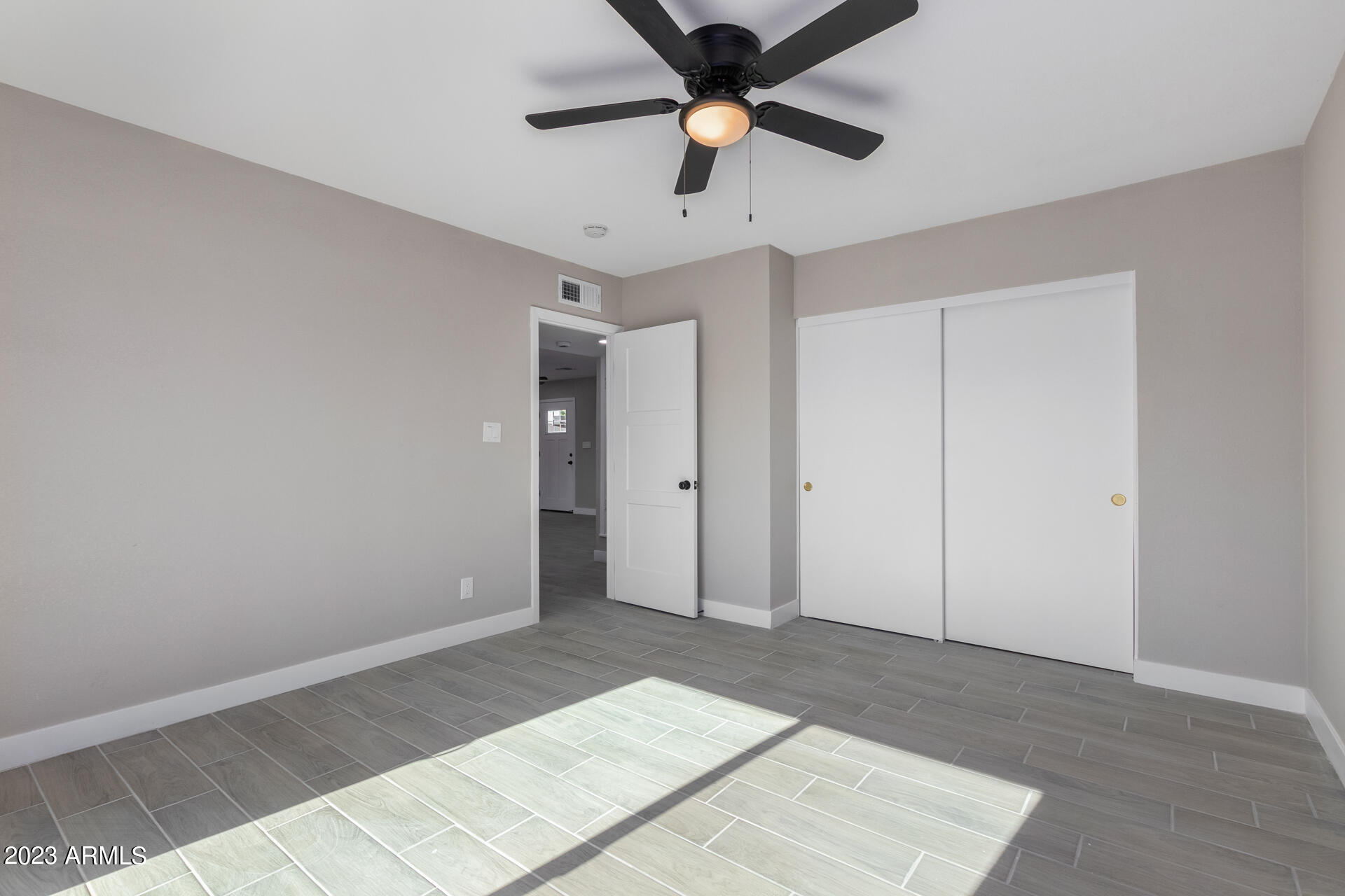 2341 W LAUREL Lane