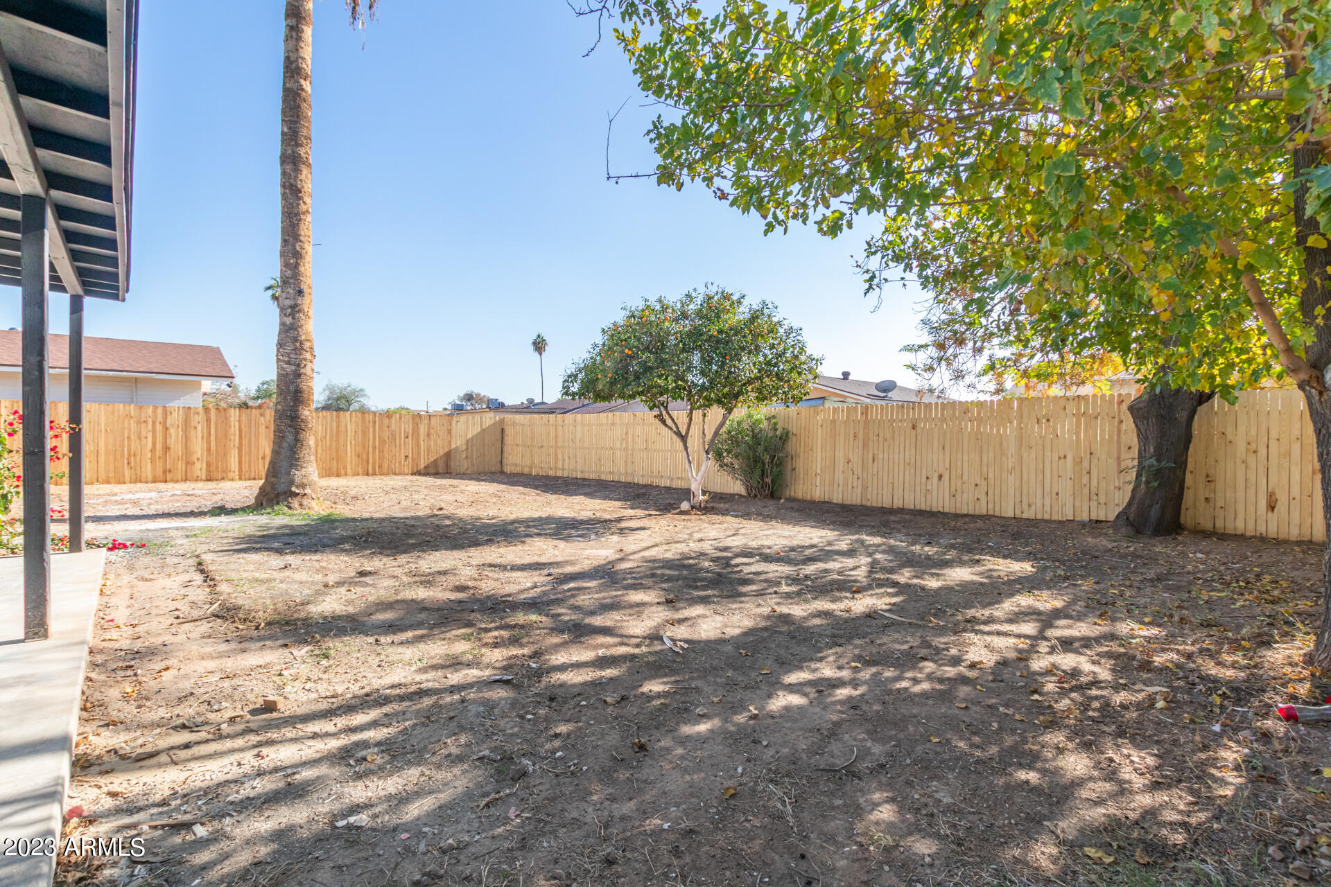 2341 W LAUREL Lane