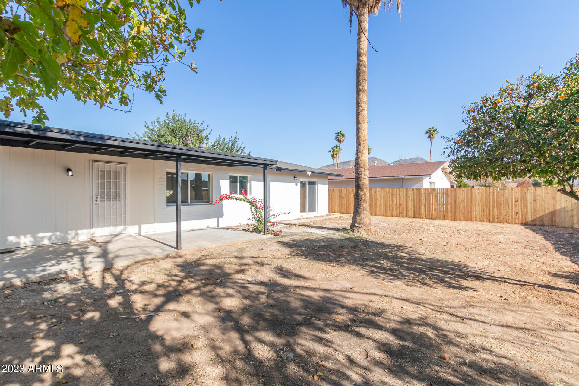 2341 W LAUREL Lane