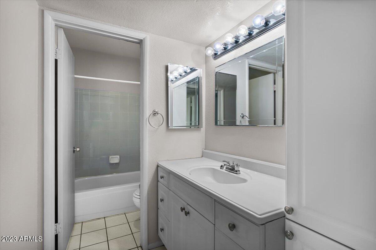 5035 N 17TH Avenue # 206