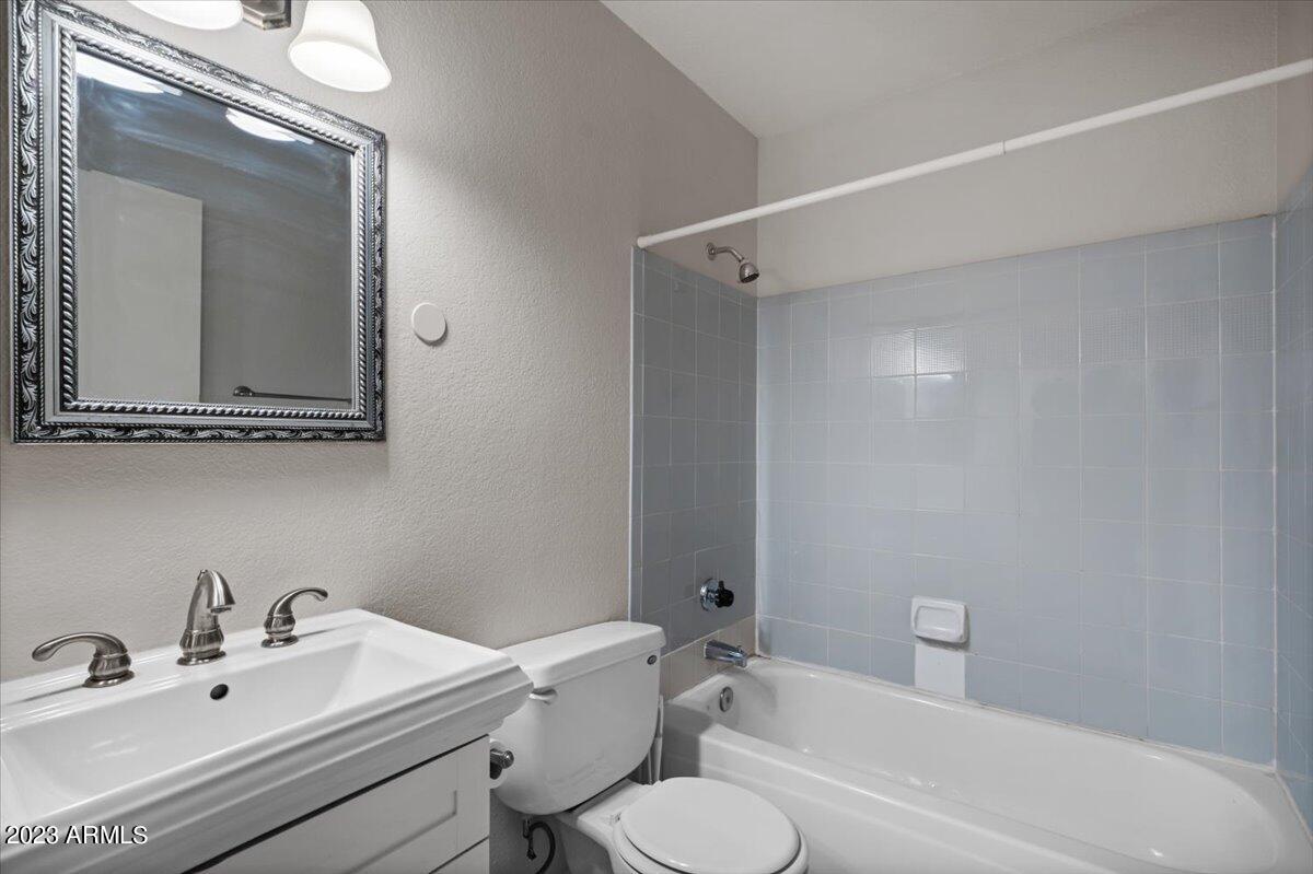 5035 N 17TH Avenue # 206