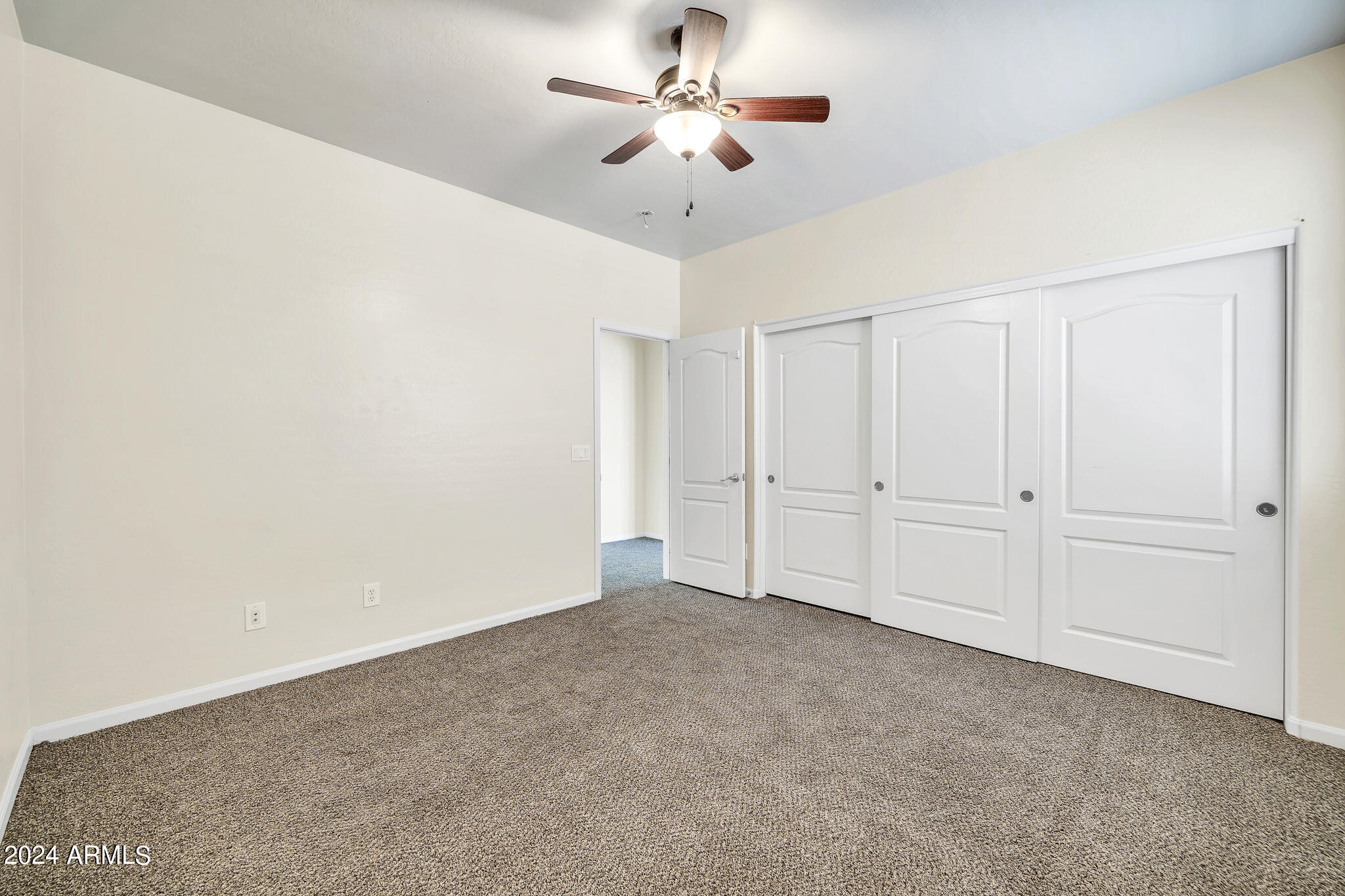 5621 N RATTLER Way