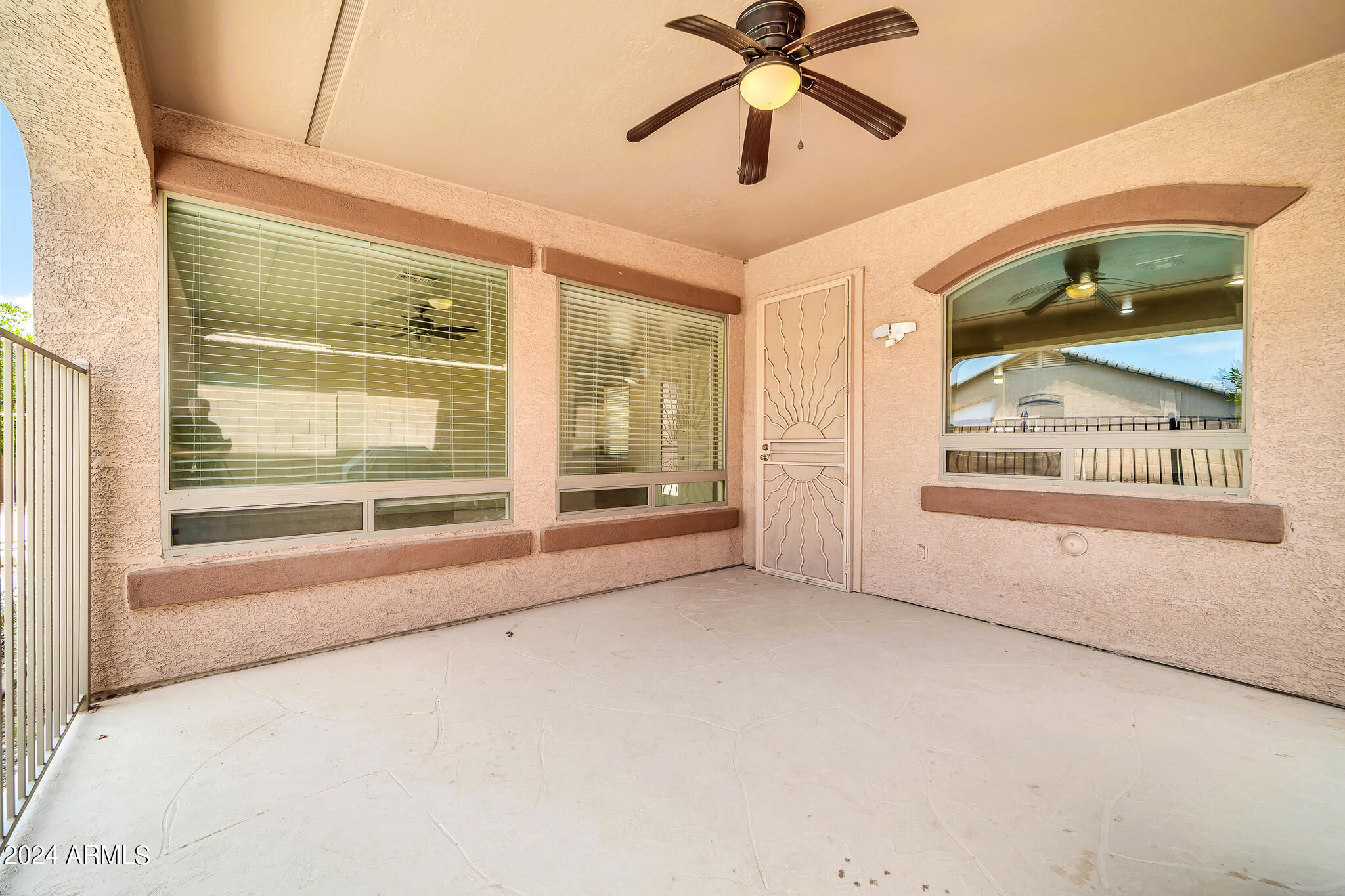 5621 N RATTLER Way