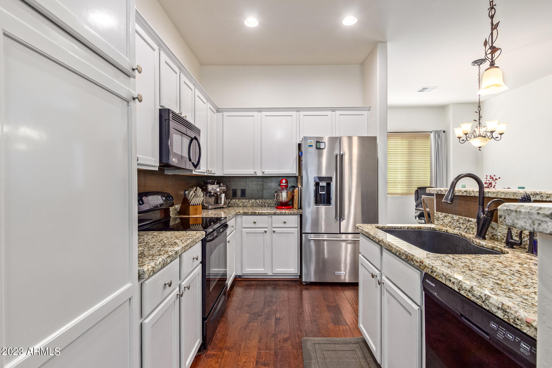 124 N CALIFORNIA Street # 19