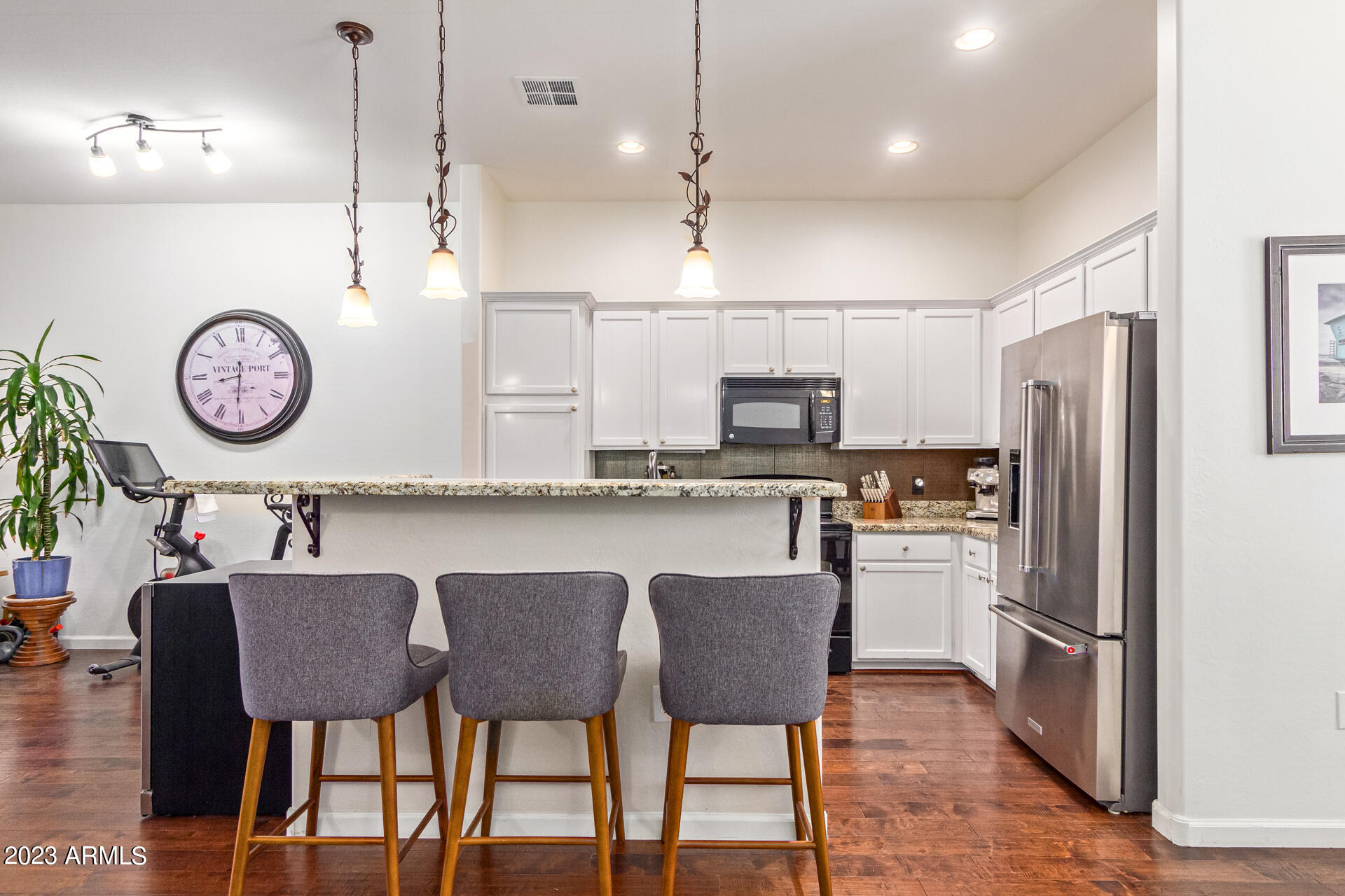 124 N CALIFORNIA Street # 19
