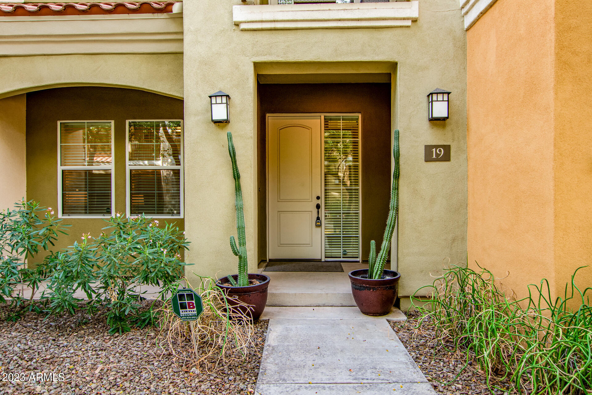 124 N CALIFORNIA Street # 19
