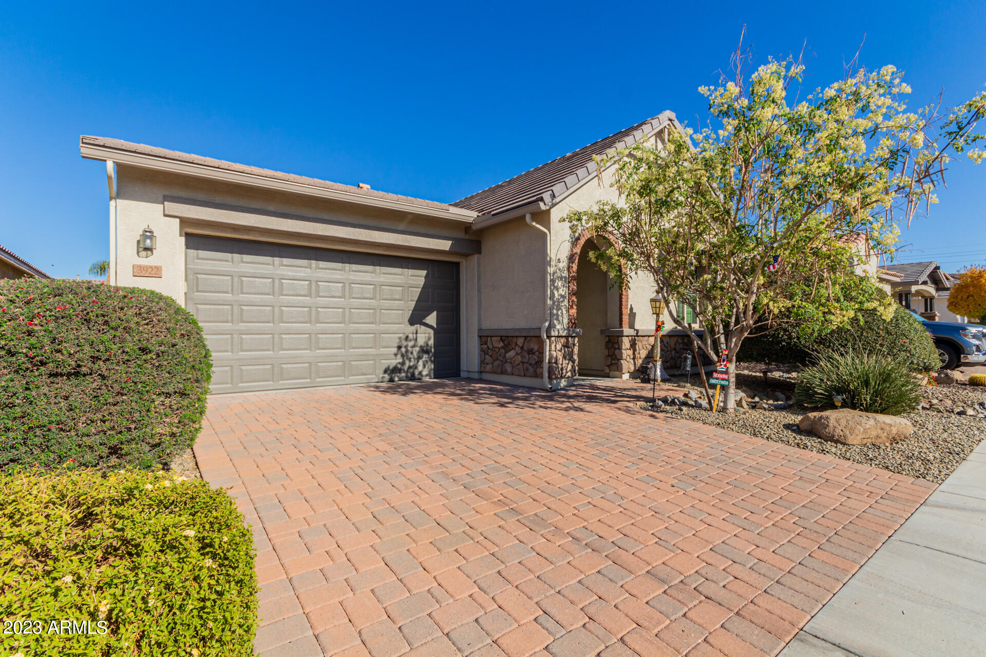 3922 E RAKESTRAW Lane