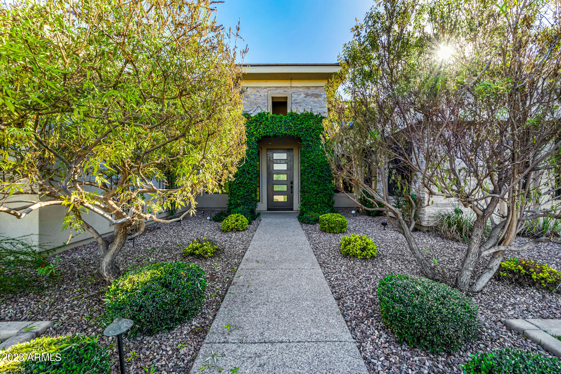2645 E WARBLER Road