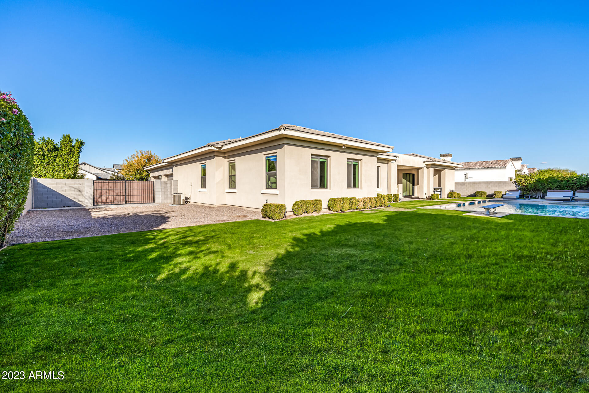 2645 E WARBLER Road