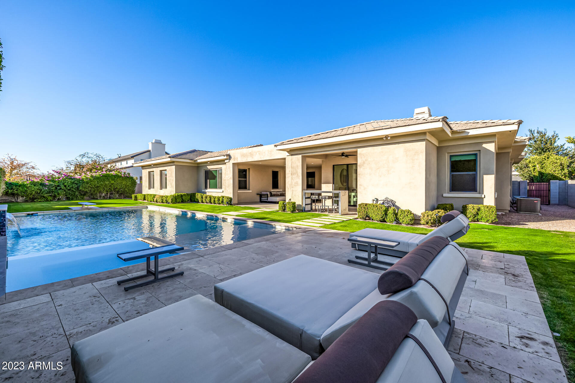 2645 E WARBLER Road