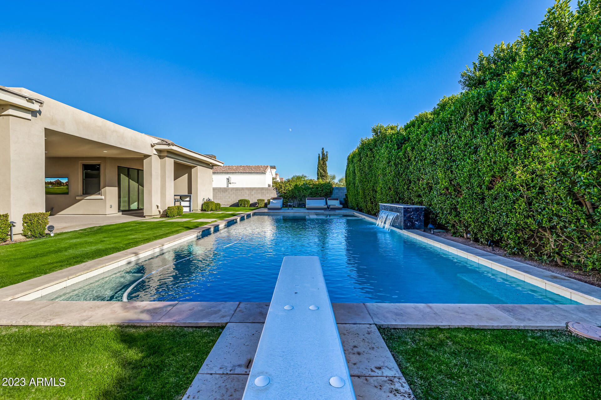 2645 E WARBLER Road