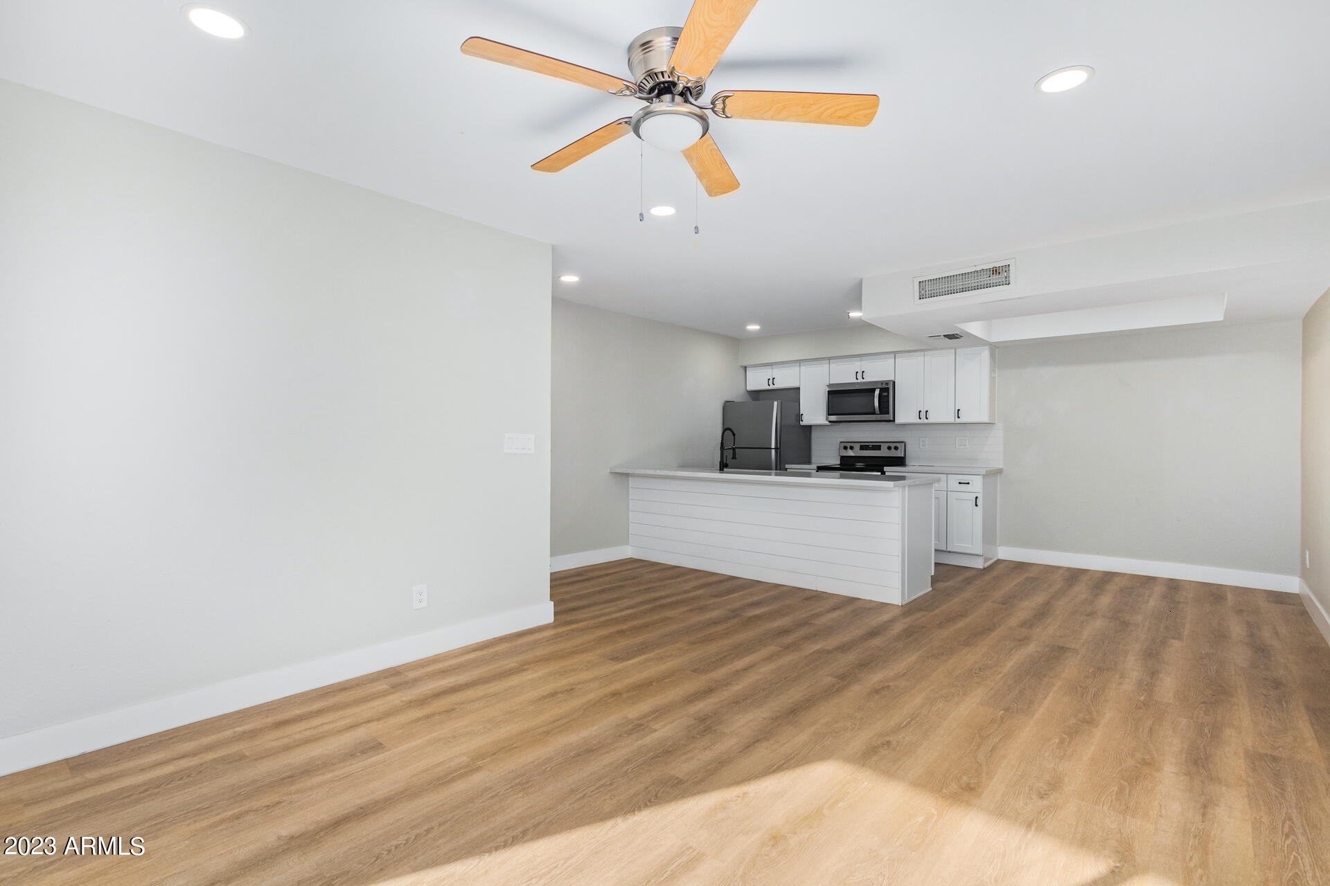 4554 E PARADISE VILLAGE Parkway N # 202