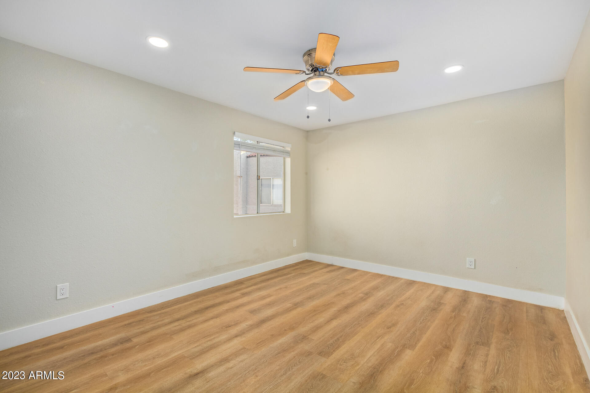 4554 E PARADISE VILLAGE Parkway N # 202