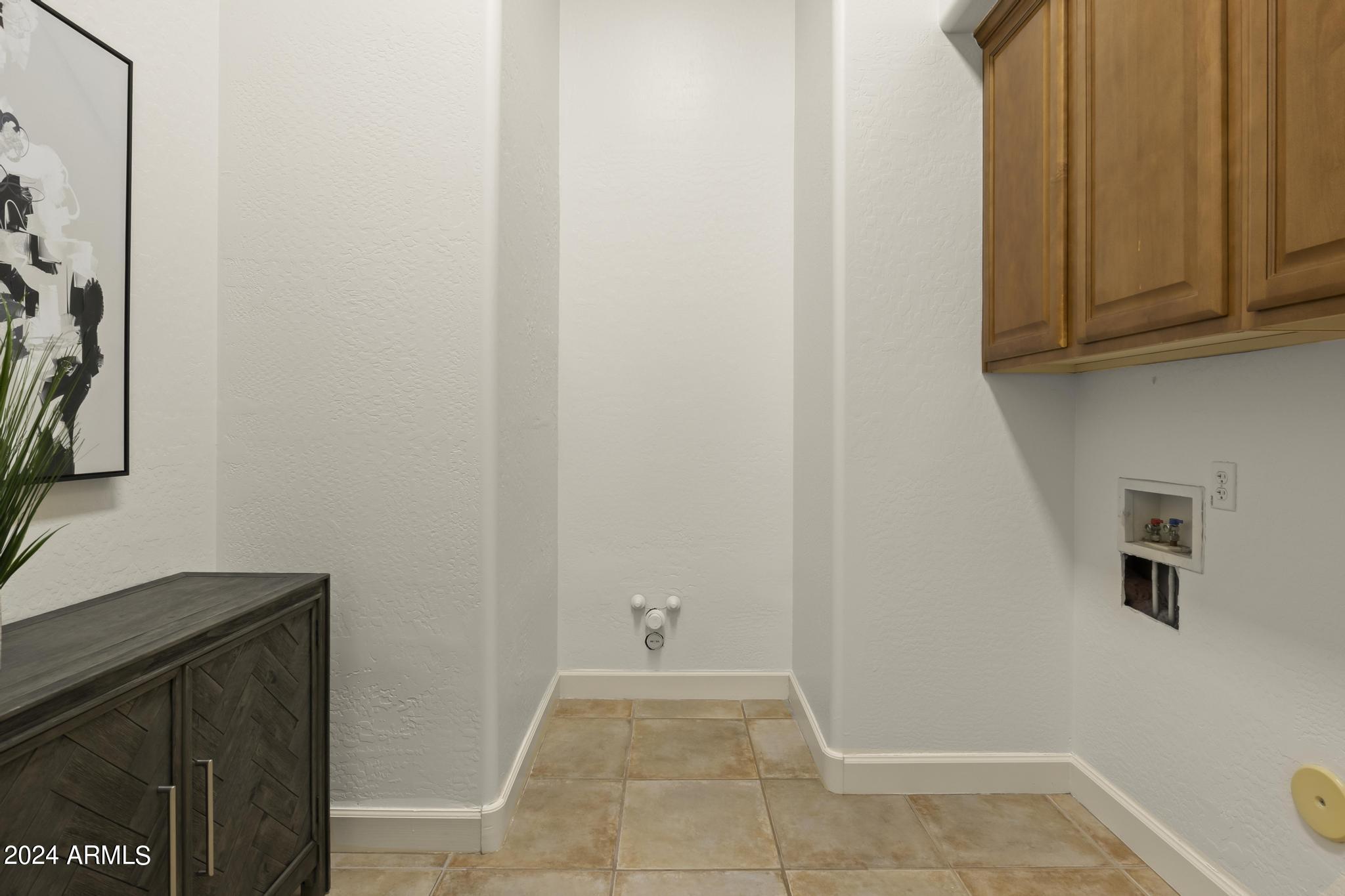4352 S AMBROSIA Court